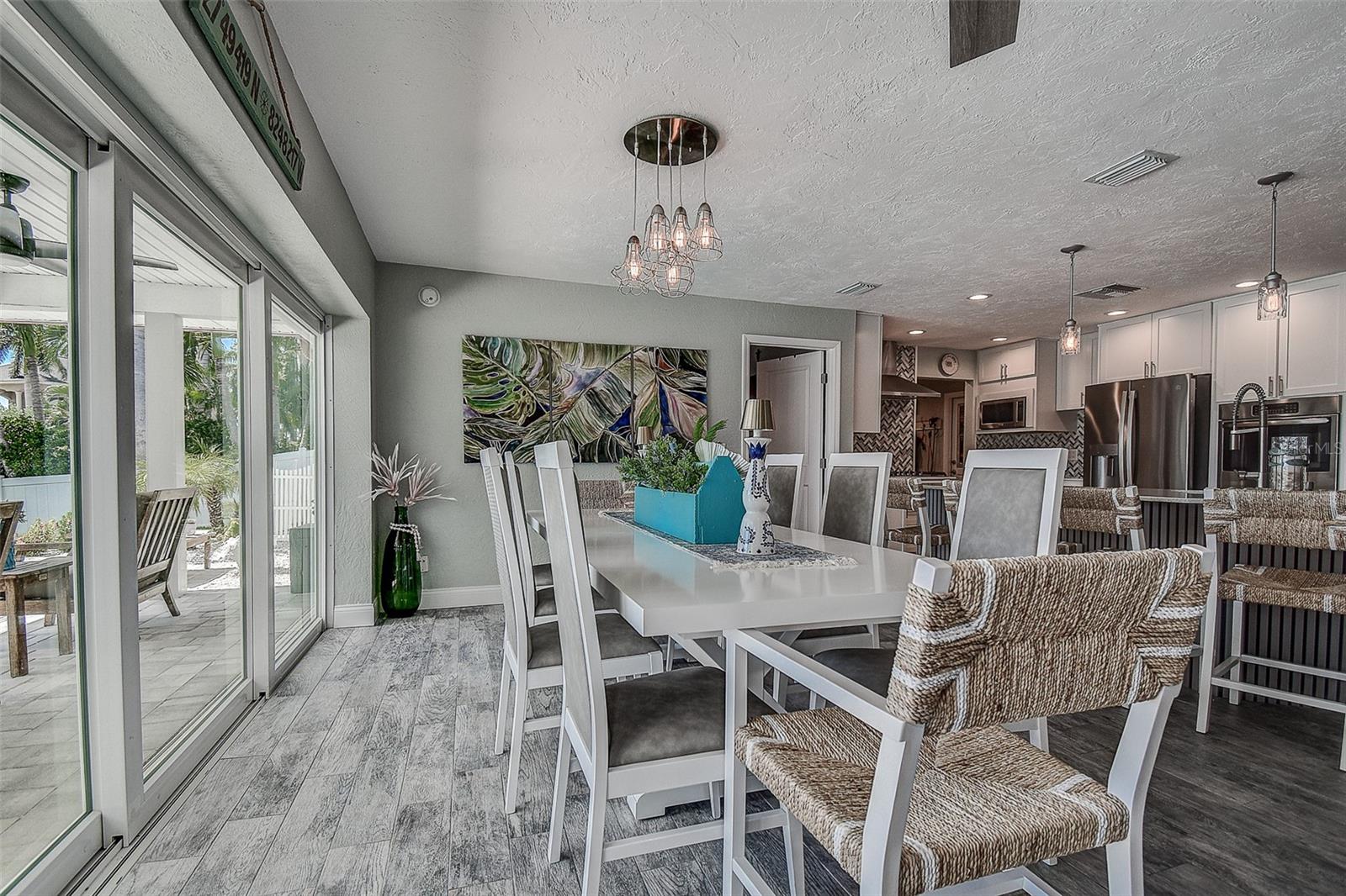 Image 16 of 47 For 5631 Oakhurst Drive