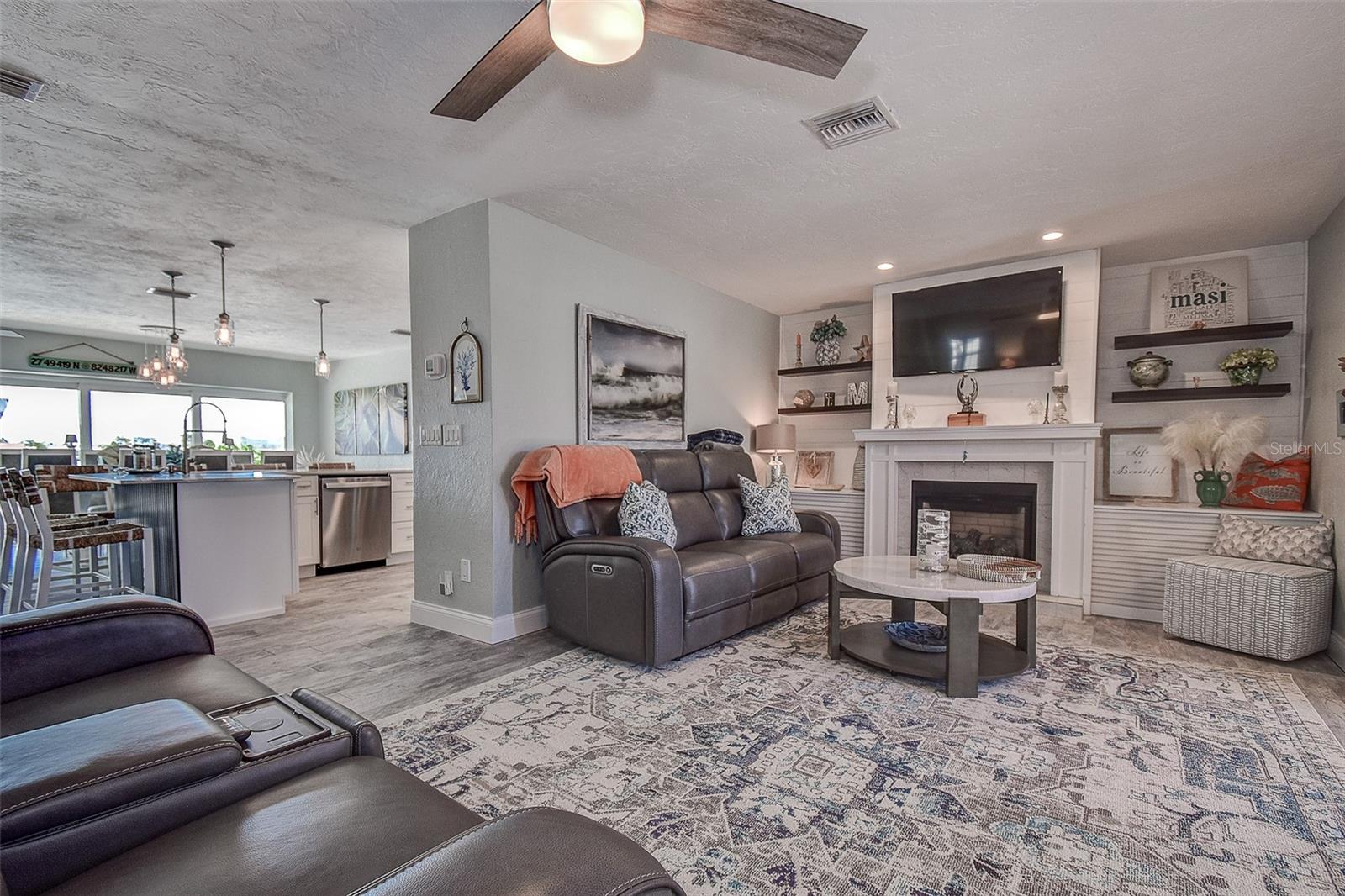 Image 7 of 47 For 5631 Oakhurst Drive