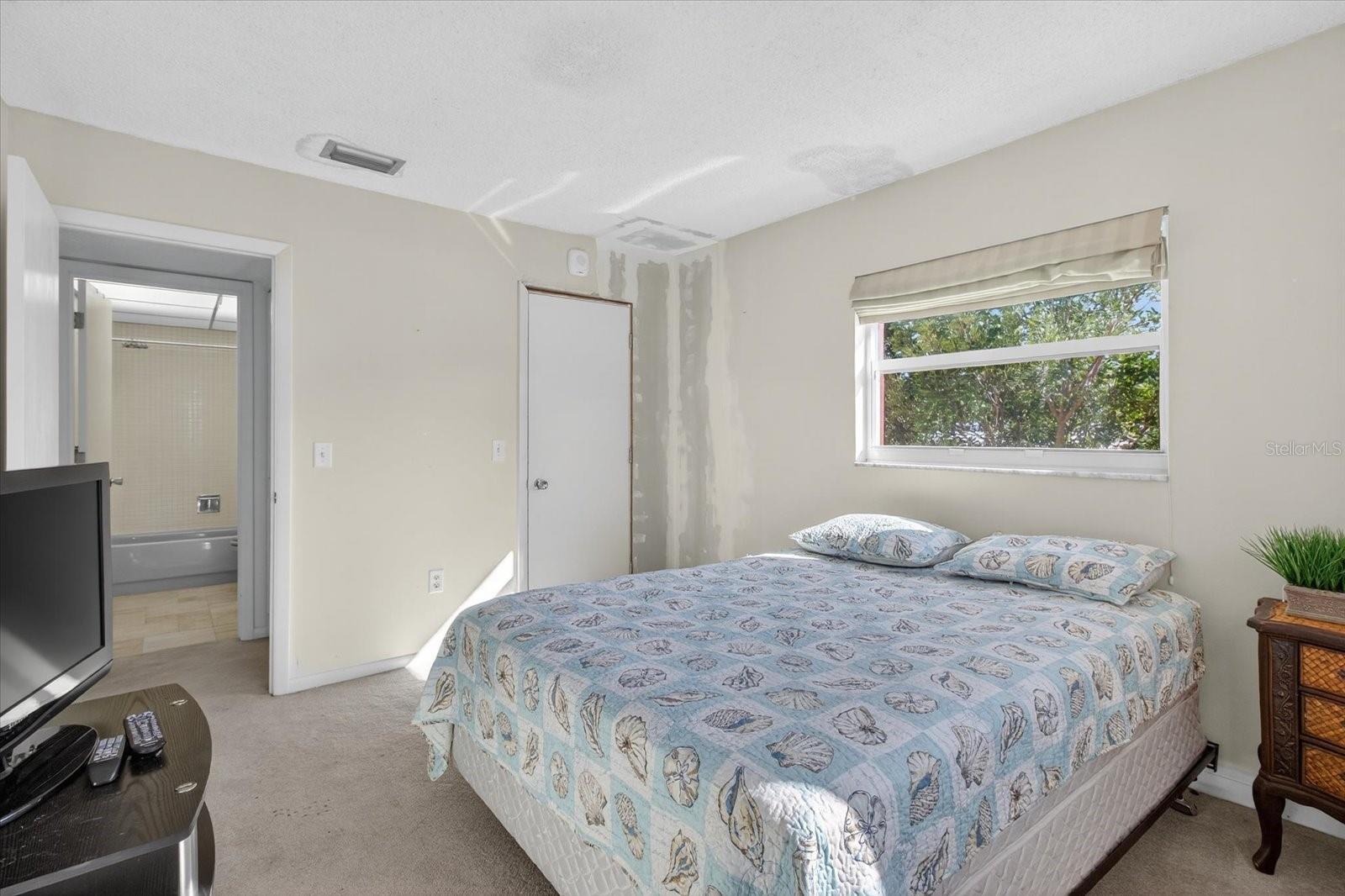 Image 21 of 30 For 1301 Hercules Avenue 22