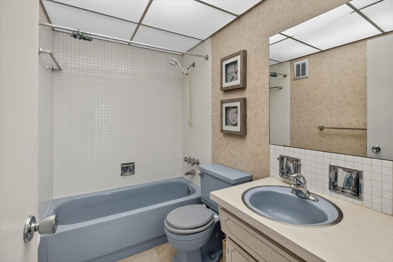 Image 23 of 30 For 1301 Hercules Avenue 22