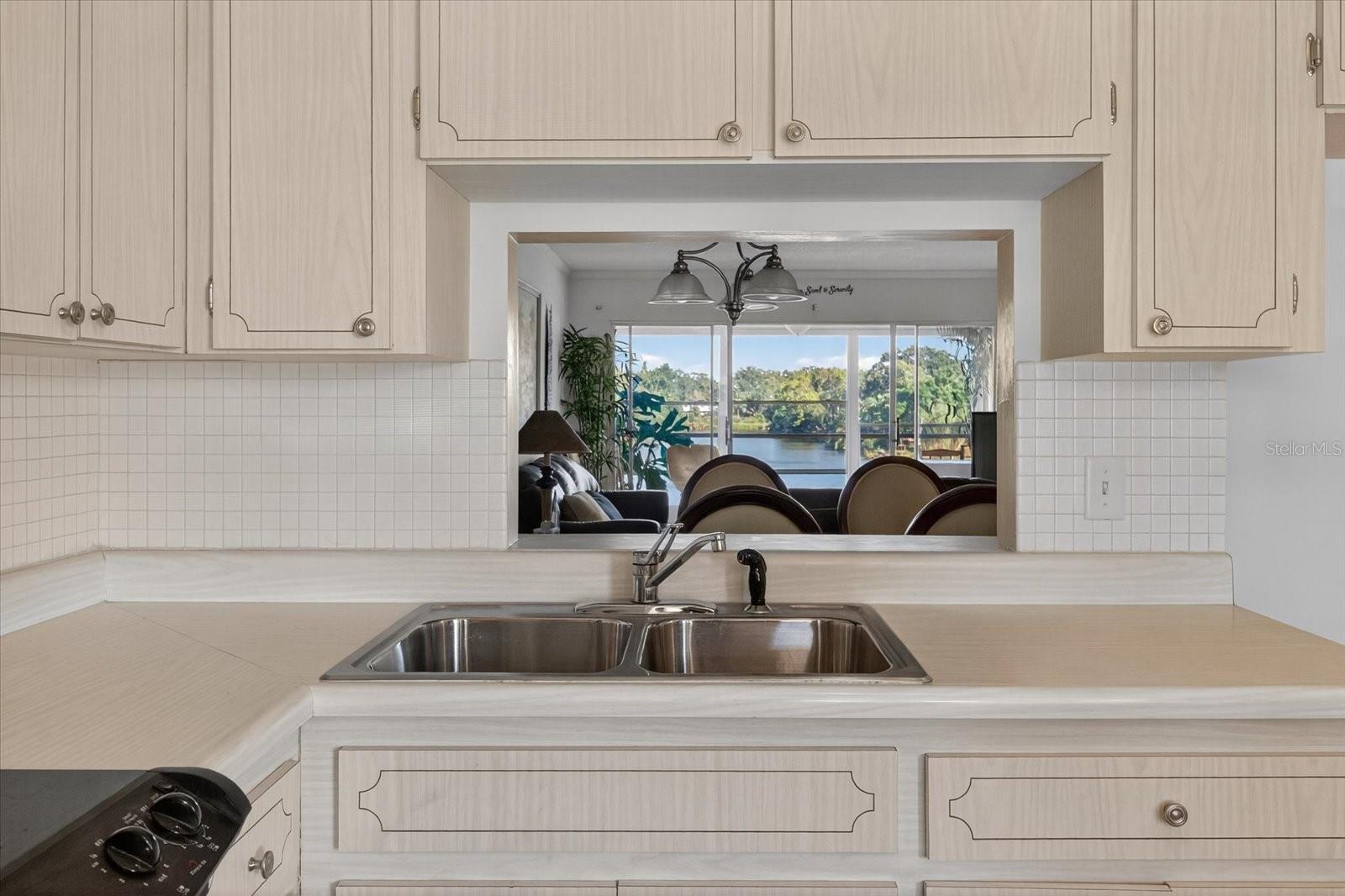 Image 5 of 30 For 1301 Hercules Avenue 22