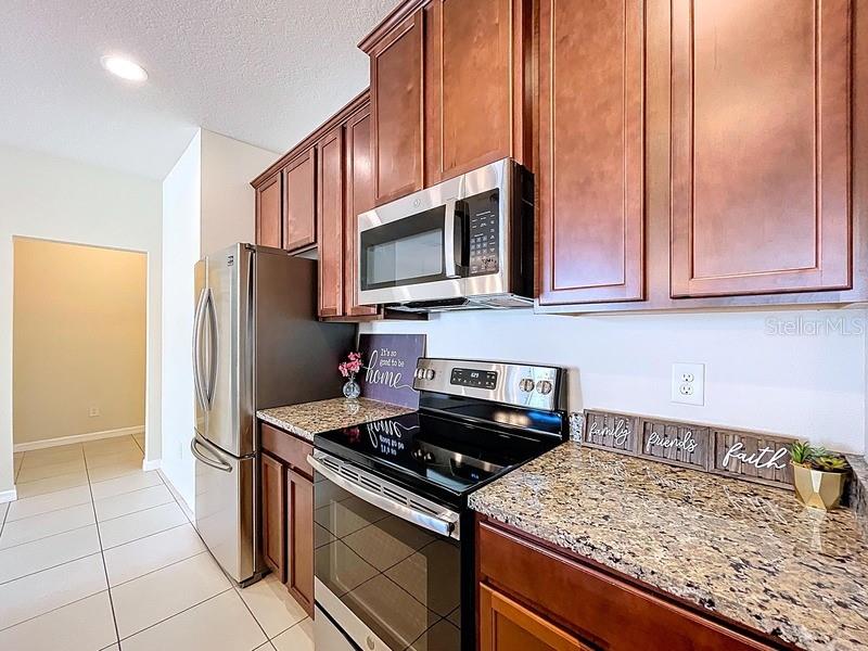 Image 18 of 63 For 14221 Poke Ridge Drive