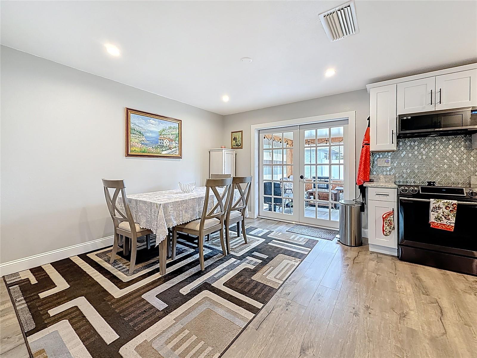 Image 17 of 71 For 802 Mindy Court