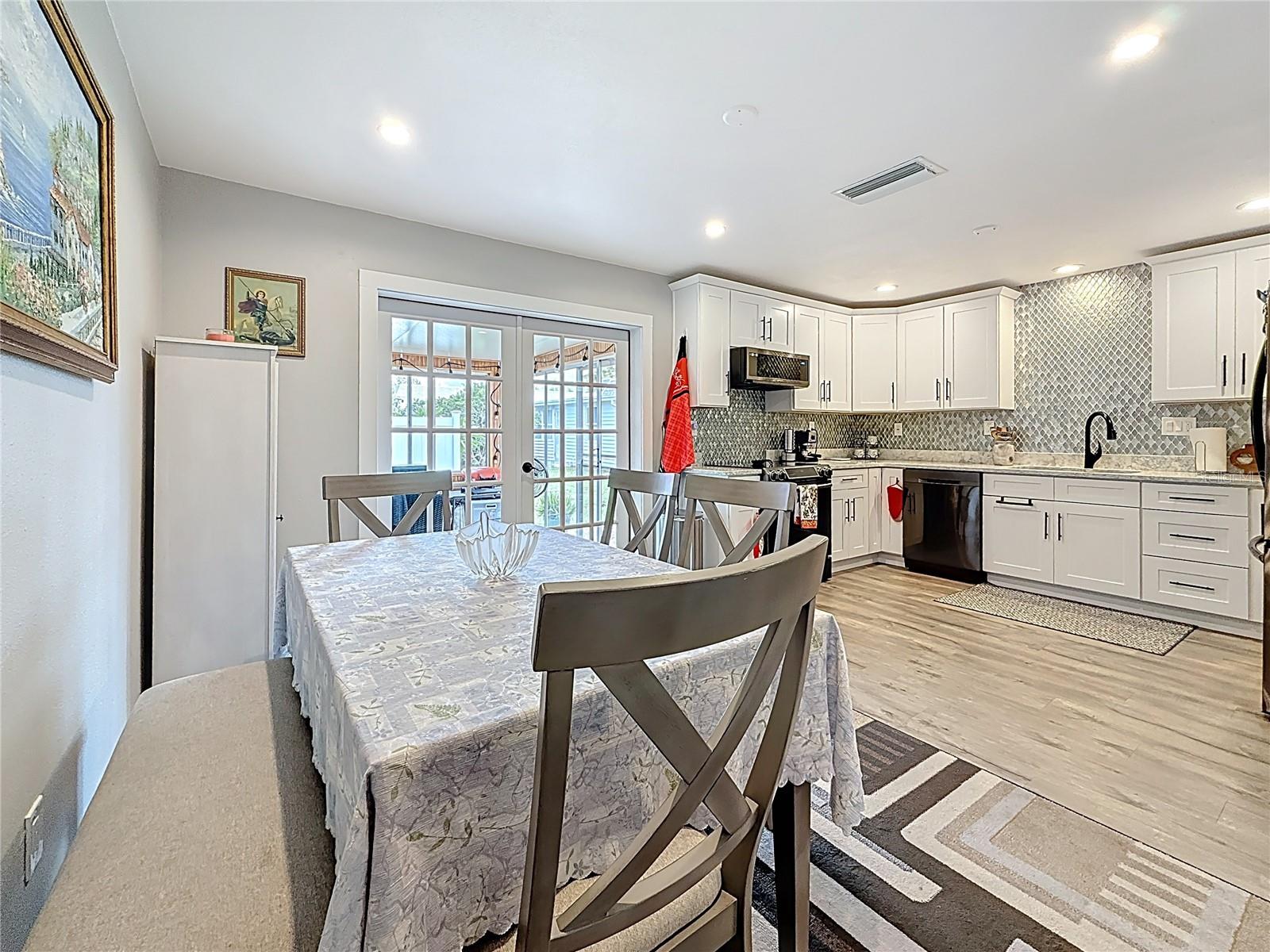 Image 18 of 71 For 802 Mindy Court
