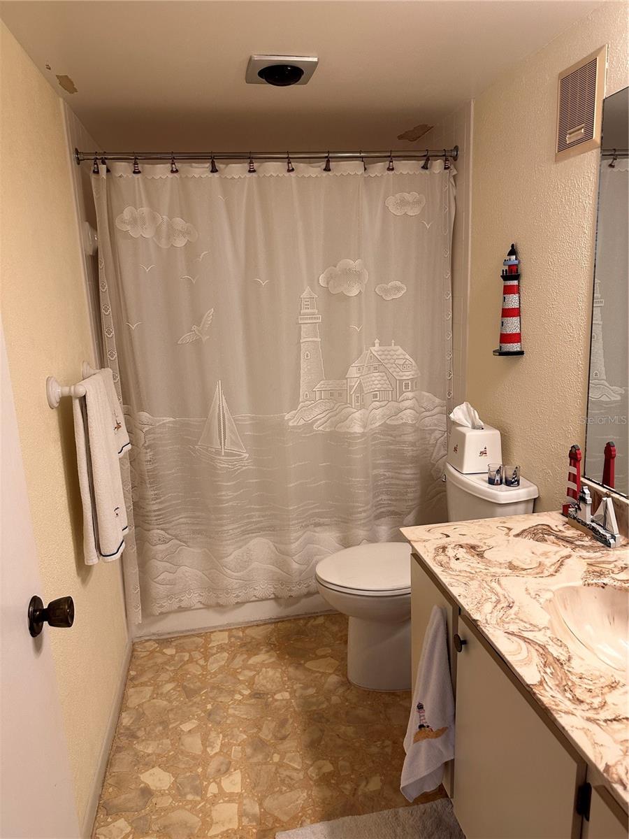 Image 45 of 65 For 6060 Shore Boulevard S 605