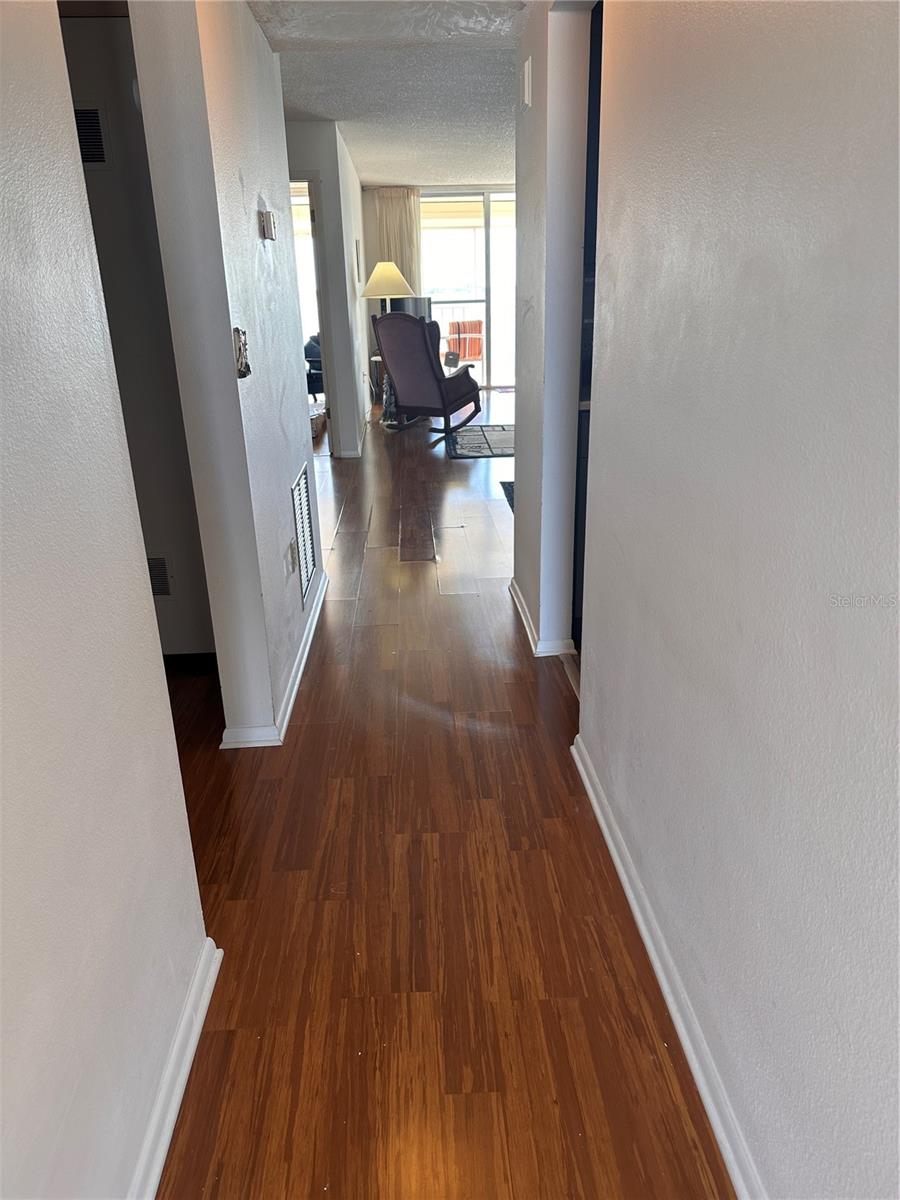 Image 5 of 65 For 6060 Shore Boulevard S 605
