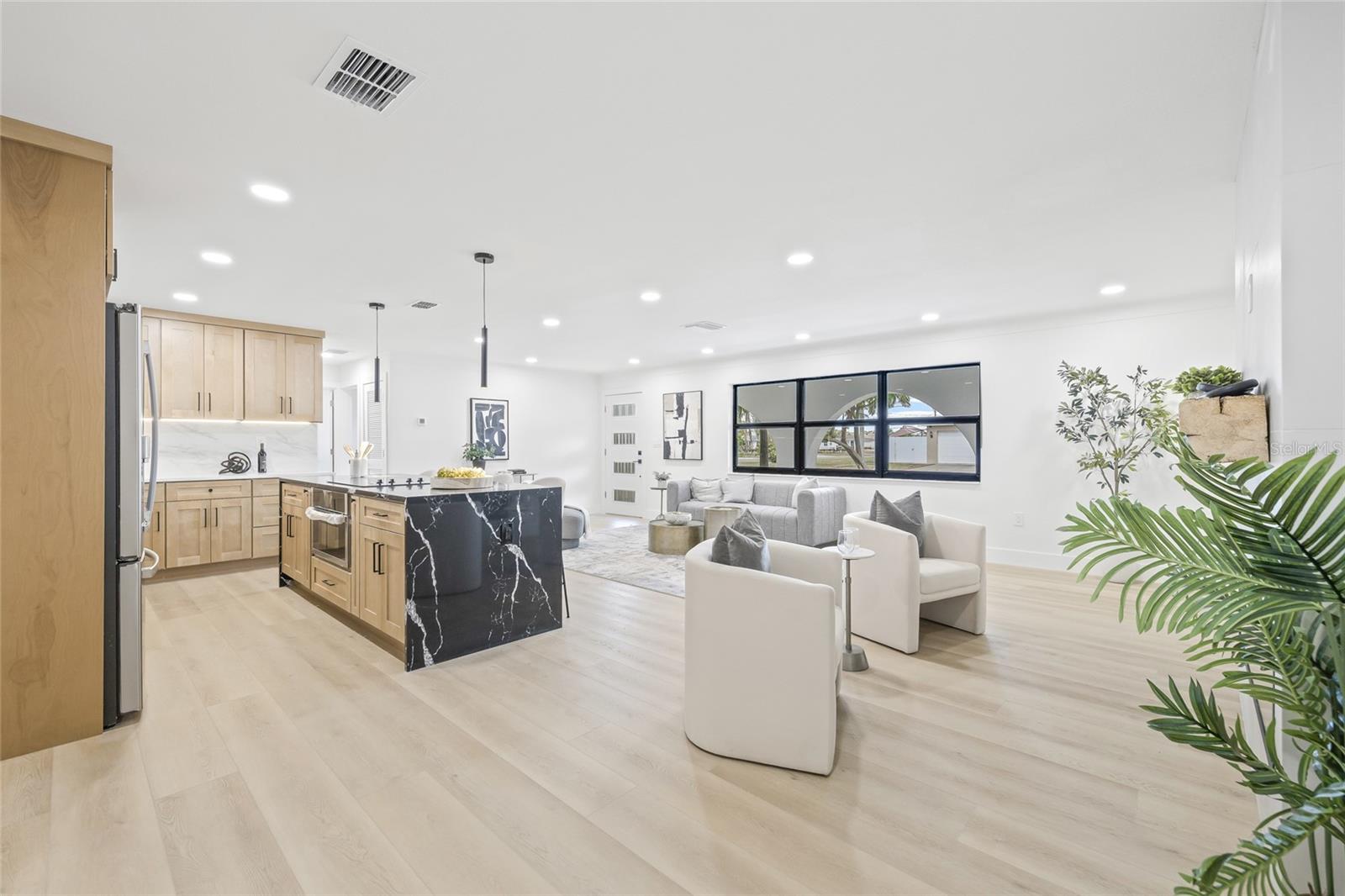 Image 9 of 46 For 6196 44th Avenue N