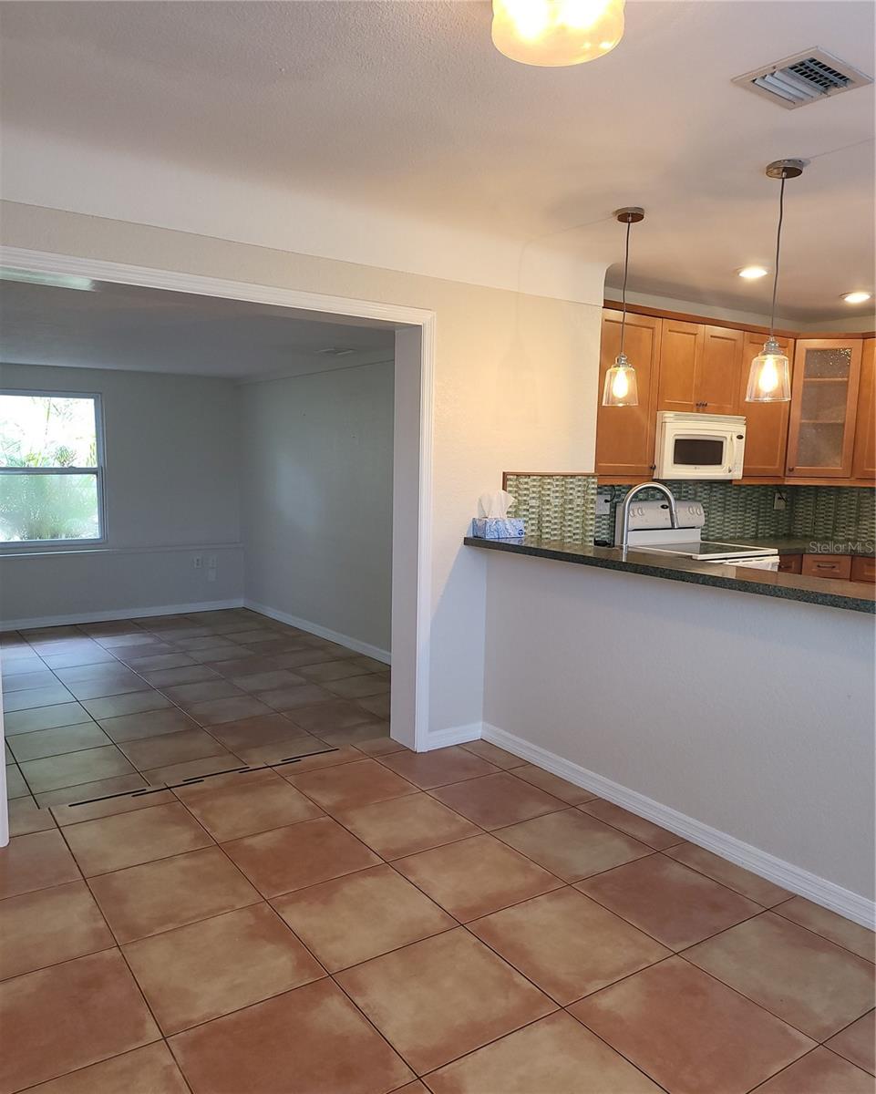 Image 13 of 22 For 5721 10th Avenue N