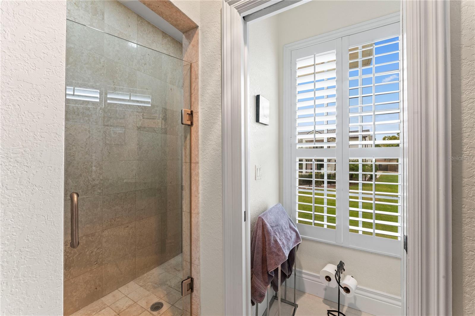 Image 26 of 79 For 2914 Shoreview Place