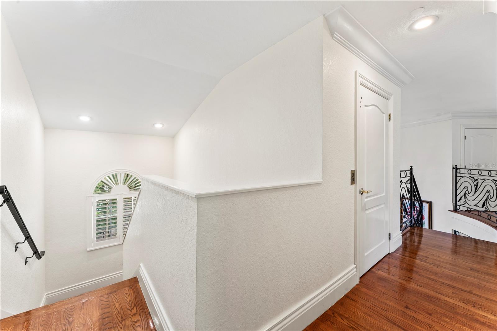 Image 37 of 79 For 2914 Shoreview Place