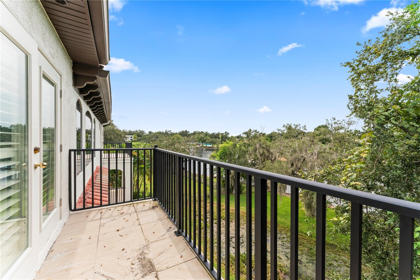 Image 51 of 79 For 2914 Shoreview Place