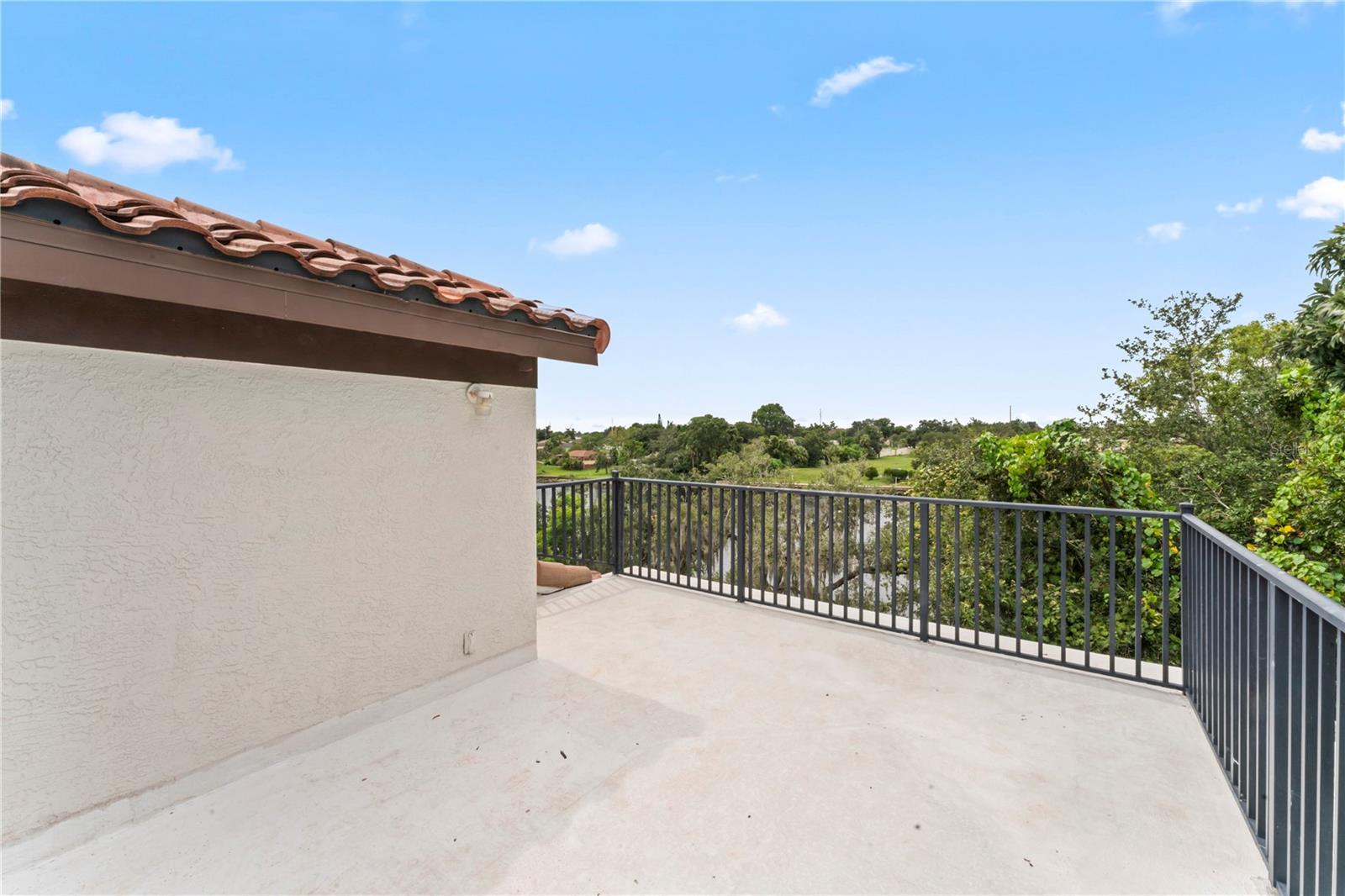 Image 52 of 79 For 2914 Shoreview Place