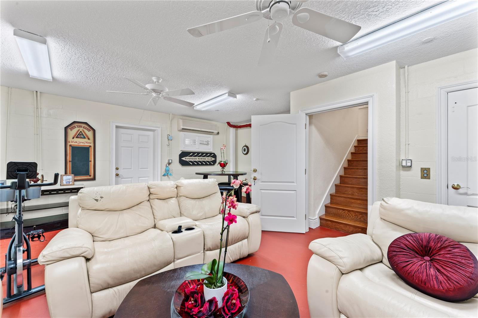 Image 57 of 79 For 2914 Shoreview Place