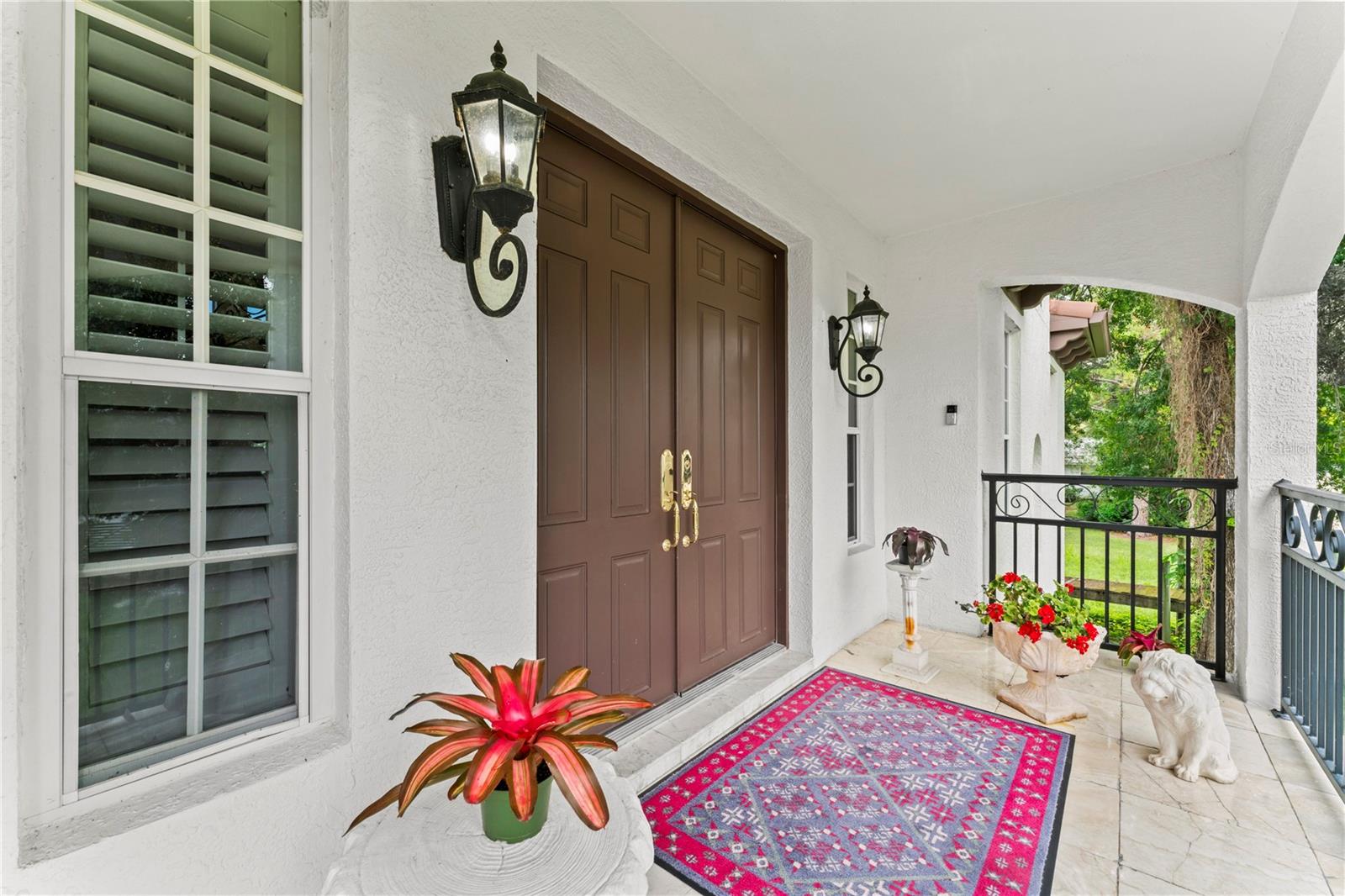 Image 6 of 79 For 2914 Shoreview Place