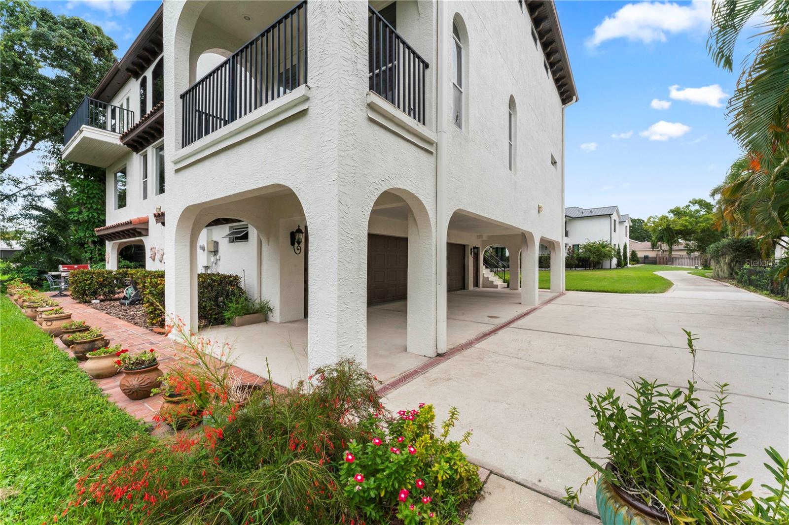 Image 62 of 79 For 2914 Shoreview Place
