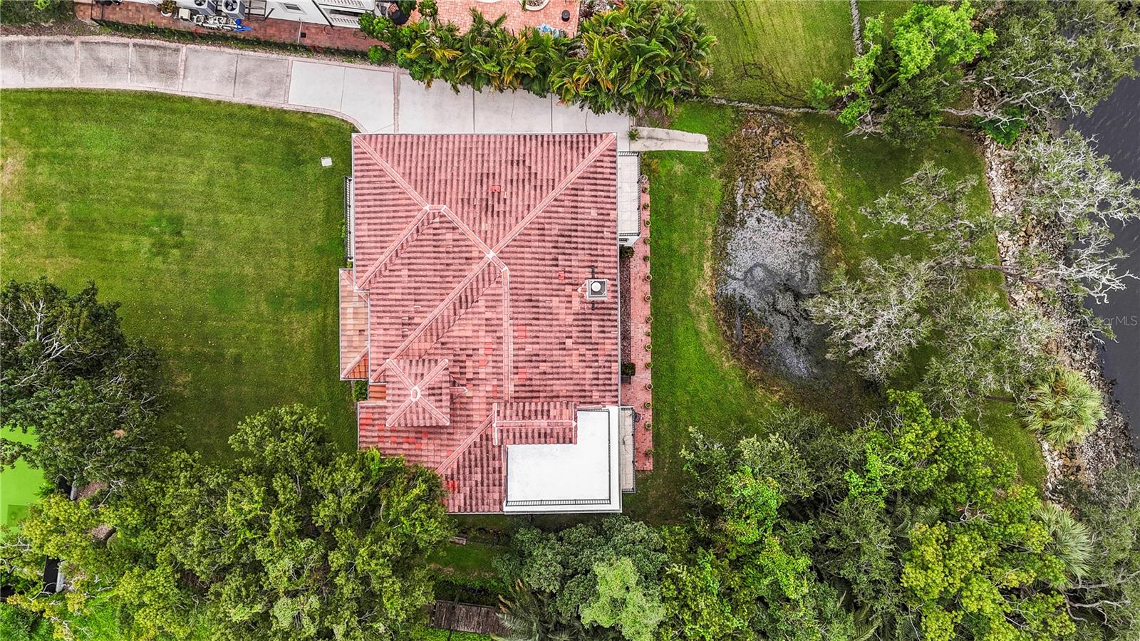 Image 70 of 79 For 2914 Shoreview Place