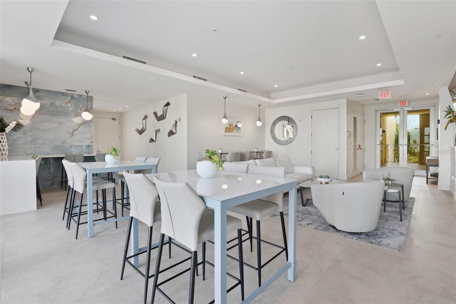 Image 34 of 39 For 3000 Oasis Grand Boulevard 1704