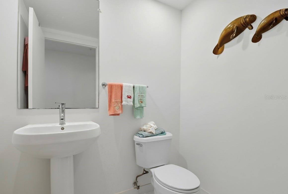 Image 7 of 11 For 3000 Oasis Grand Boulevard 1704