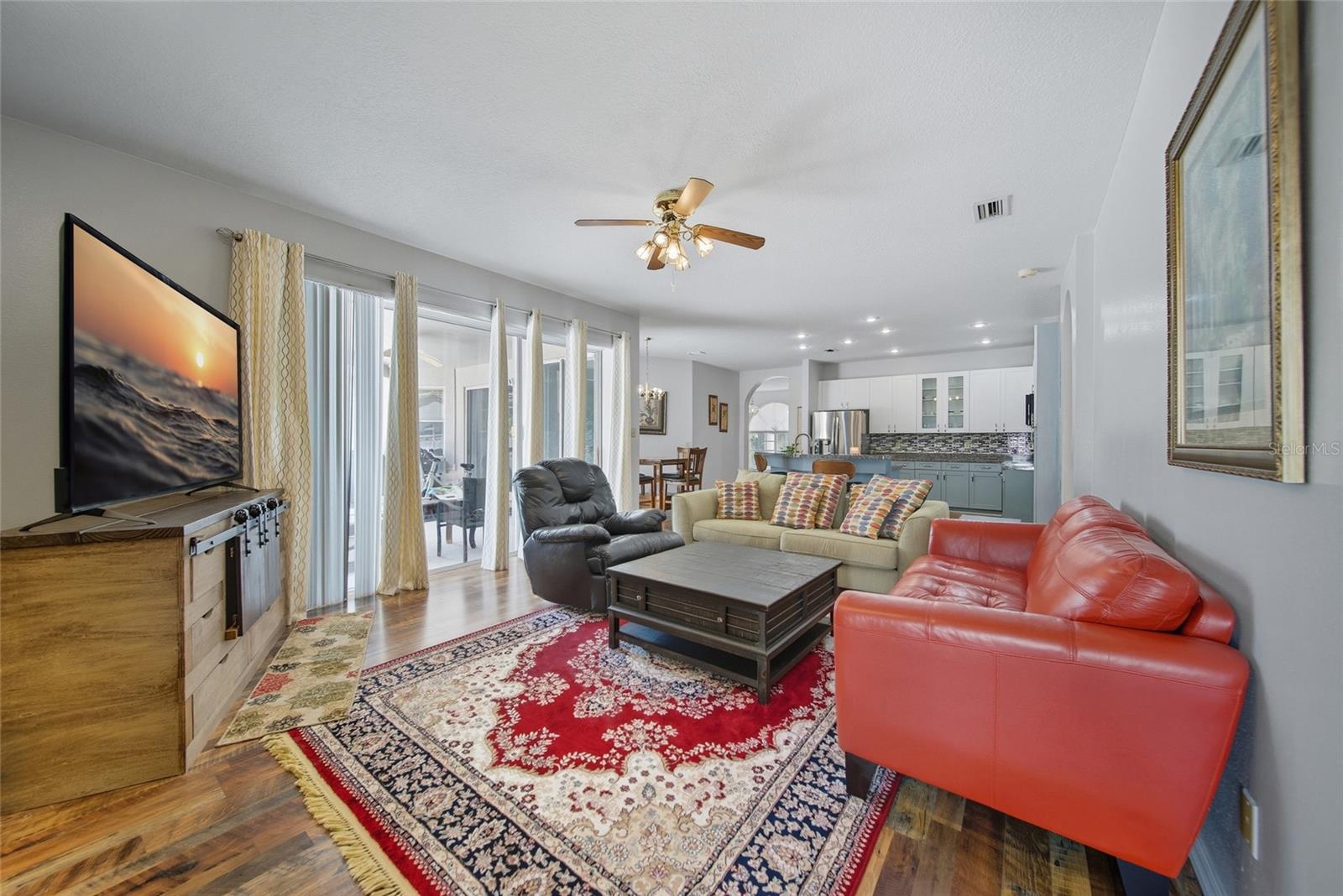 Listing photo id 8 for 9305 Wellington Park Circle