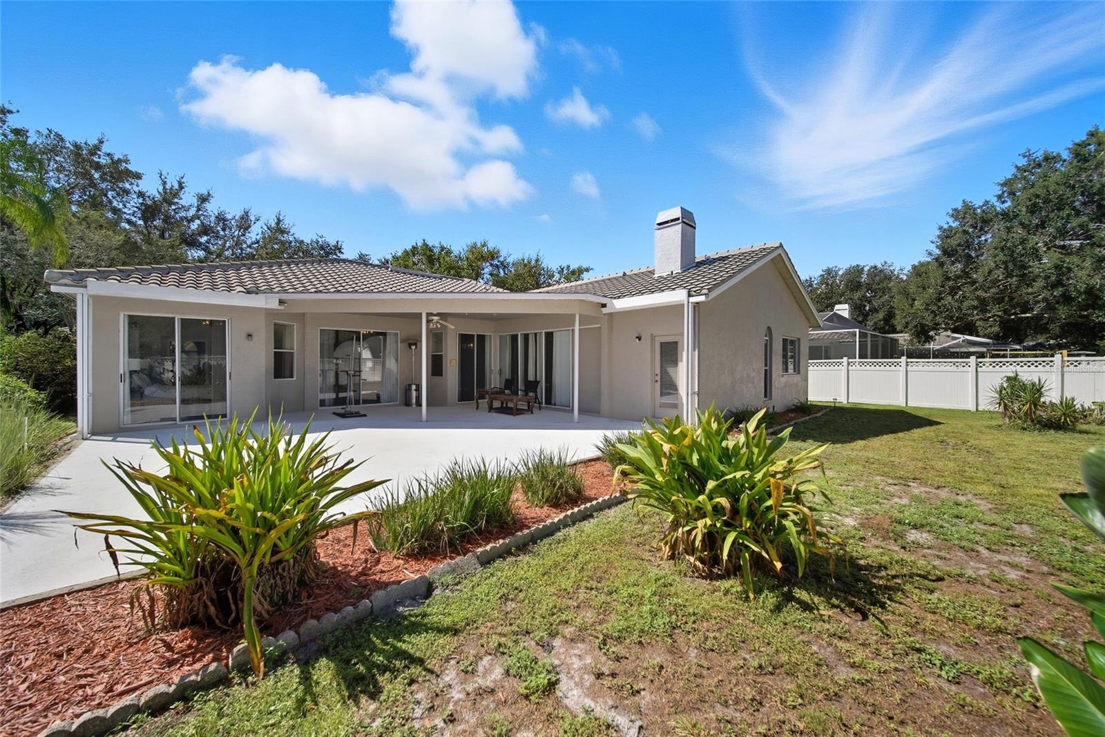 Listing photo id 9 for 9305 Wellington Park Circle