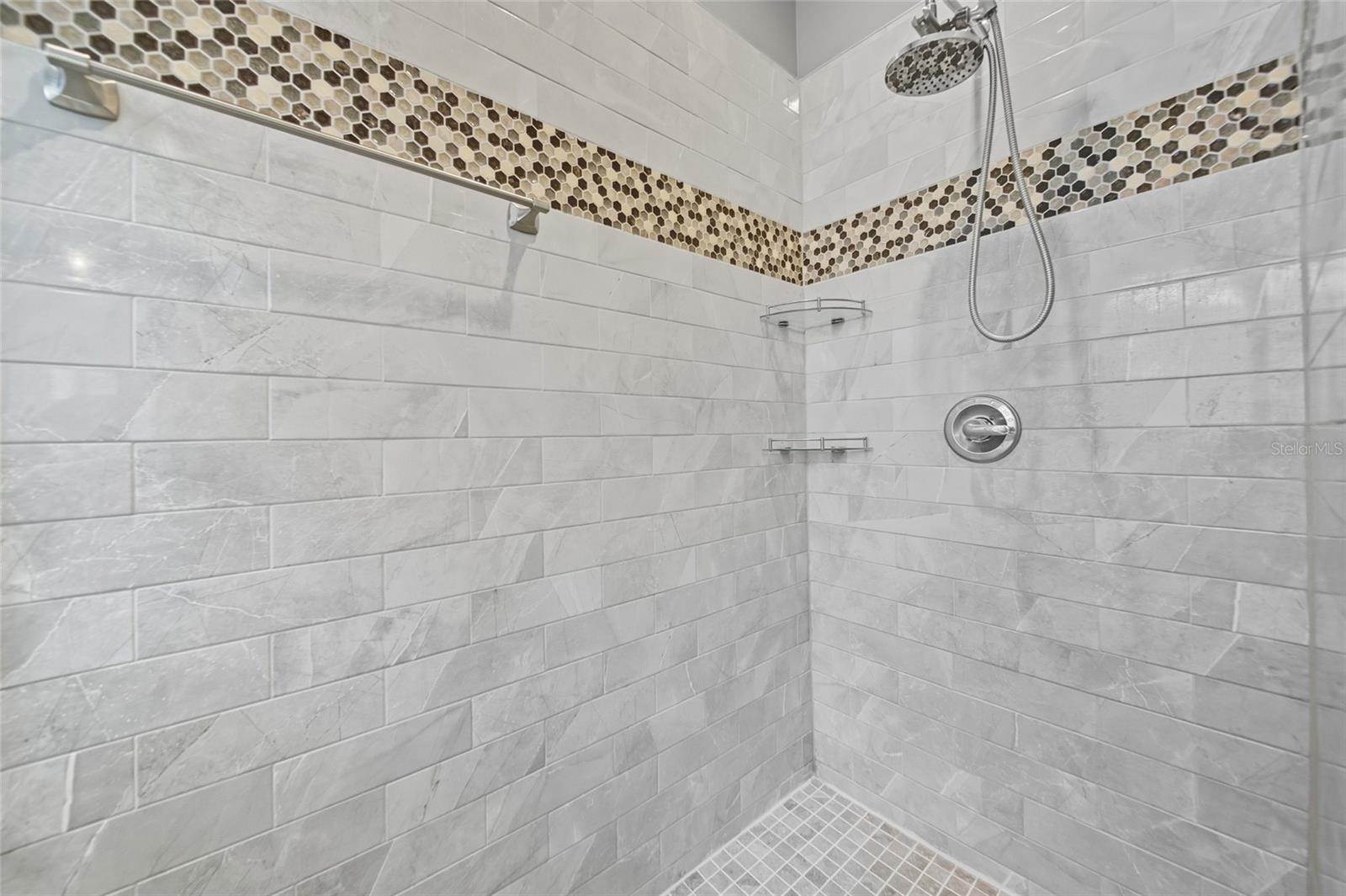 Listing photo id 15 for 9305 Wellington Park Circle