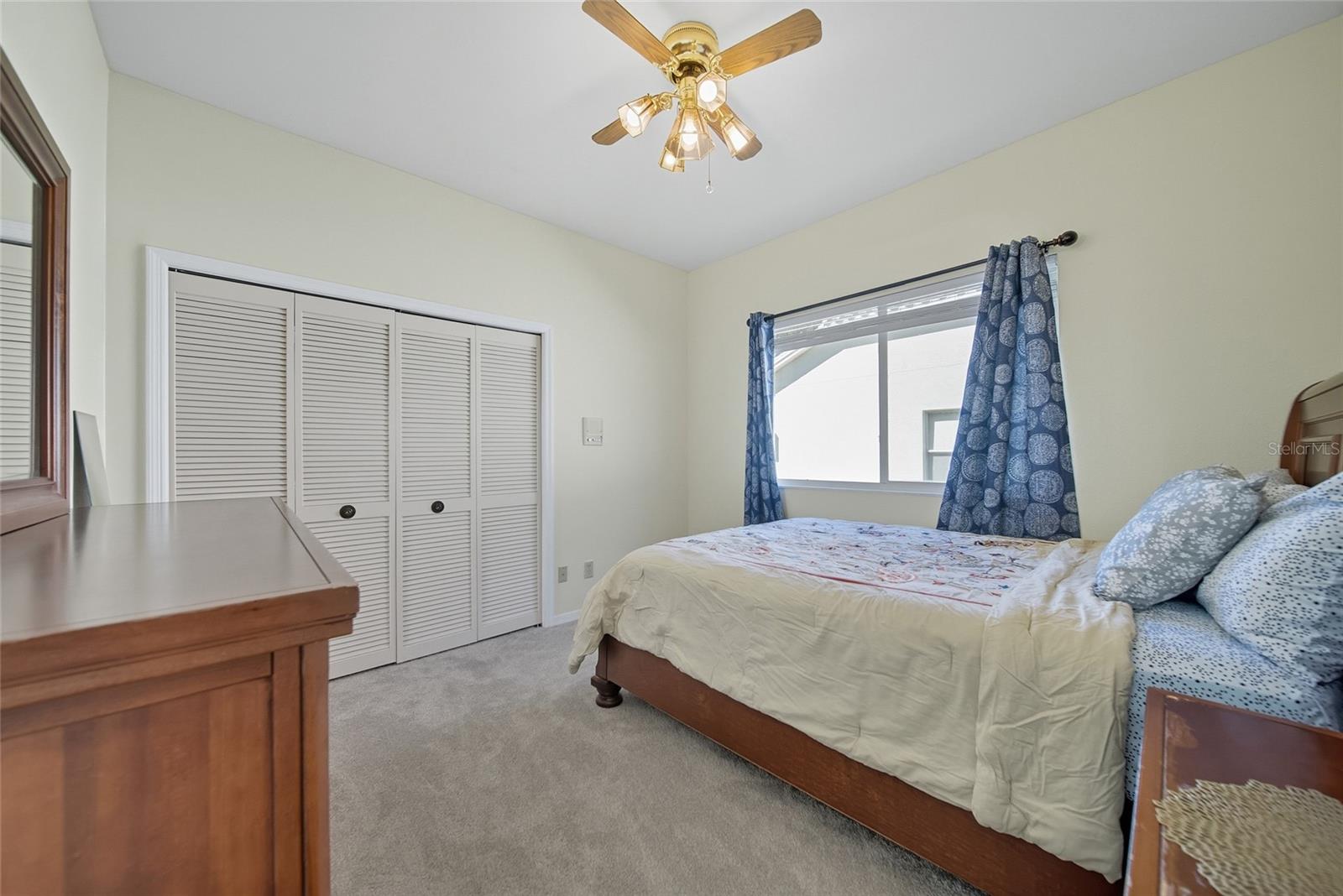 Listing photo id 19 for 9305 Wellington Park Circle