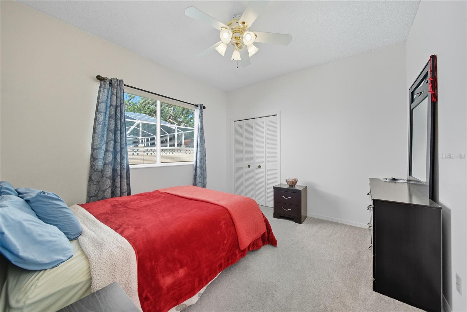 Listing photo id 23 for 9305 Wellington Park Circle