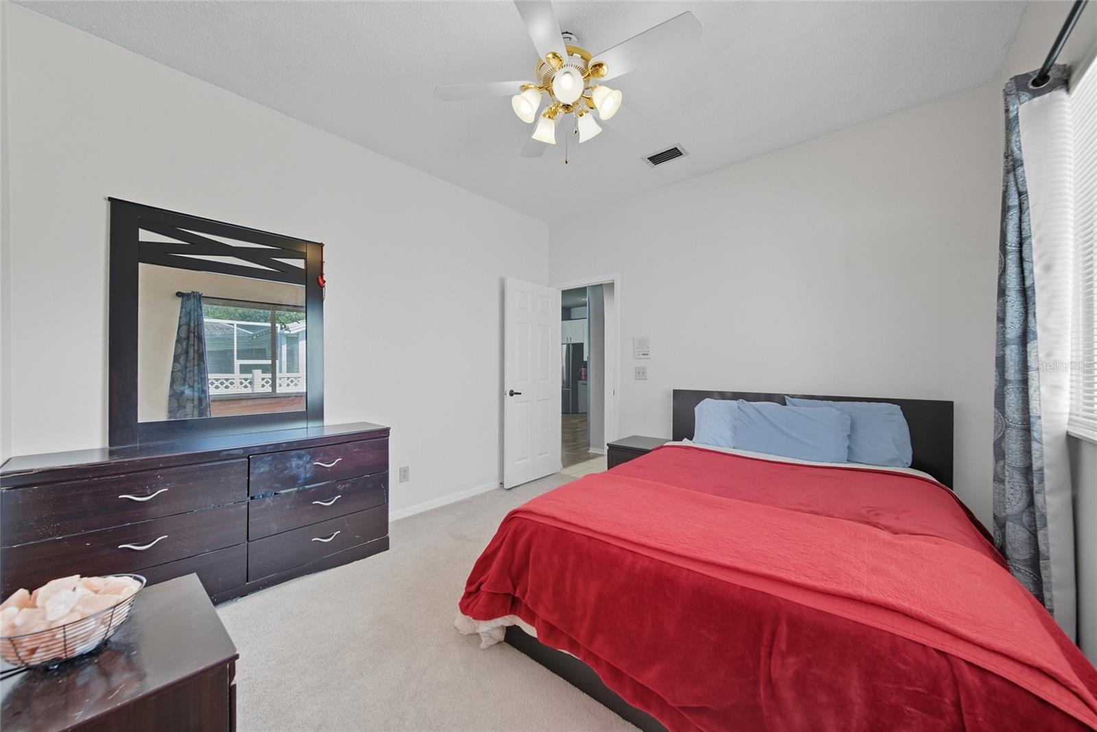 Listing photo id 24 for 9305 Wellington Park Circle