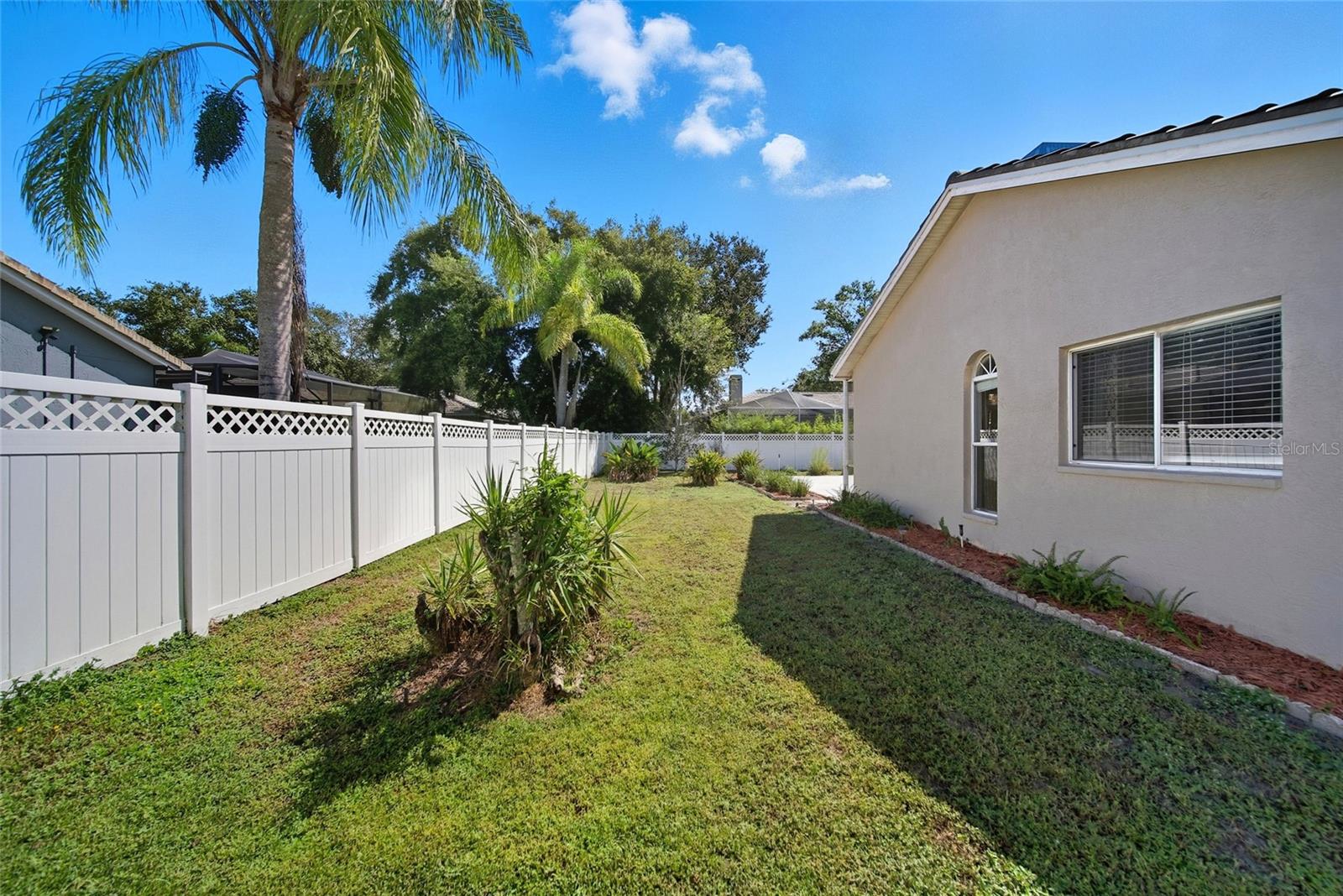 Listing photo id 25 for 9305 Wellington Park Circle