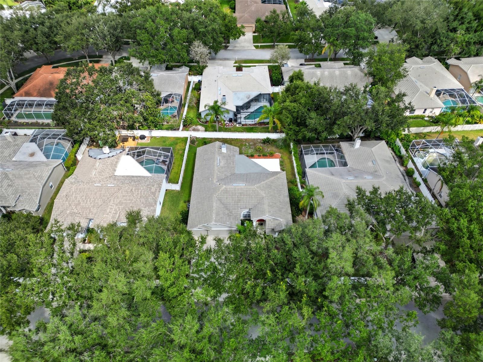 Listing photo id 27 for 9305 Wellington Park Circle