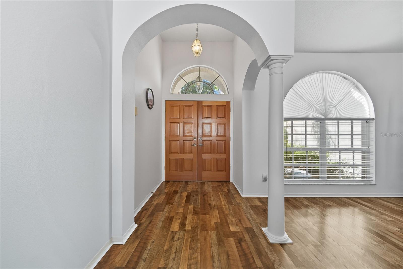 Listing photo id 1 for 9305 Wellington Park Circle