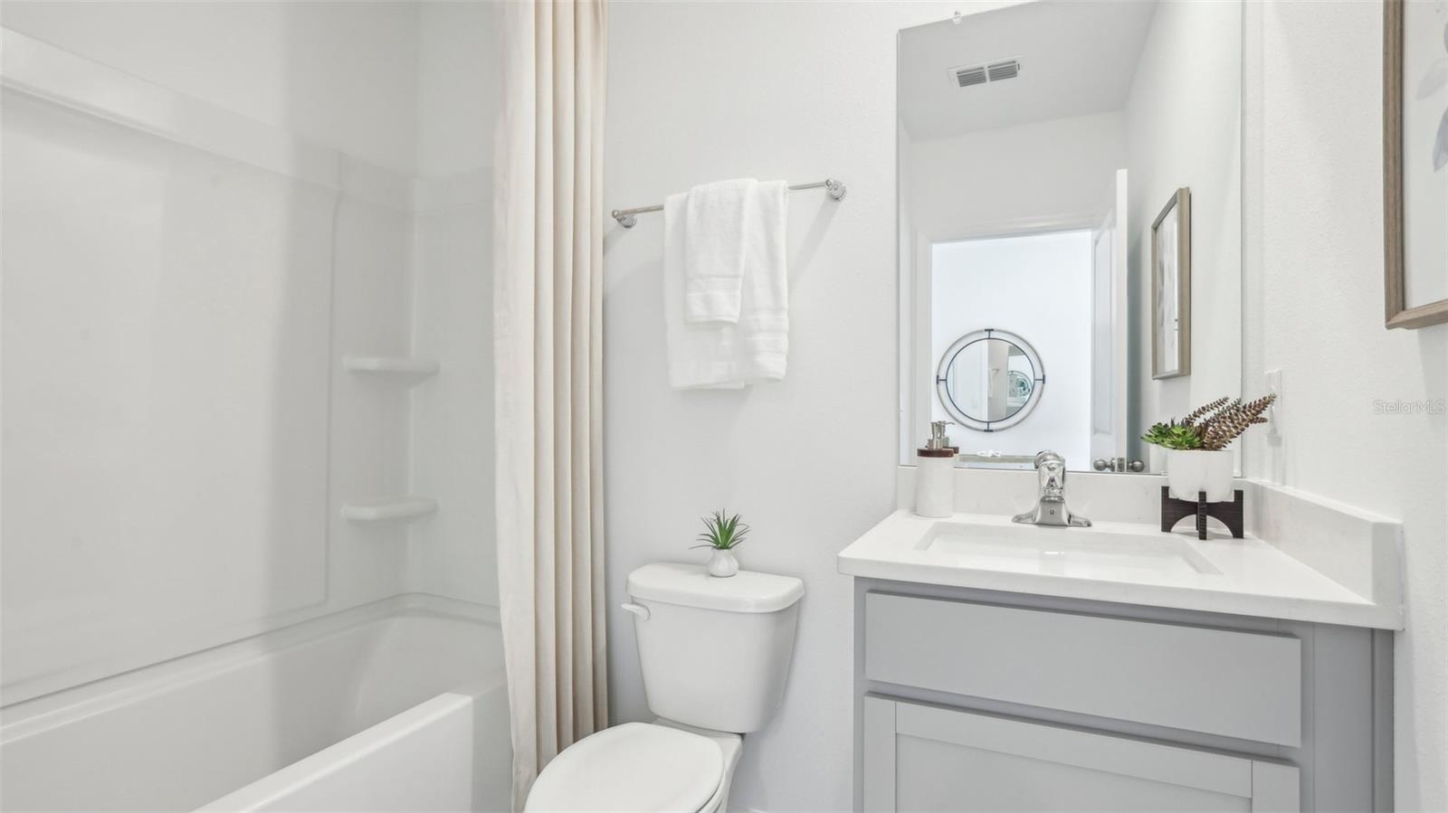 Image 5 of 25 For 1476 16th Avenue Se