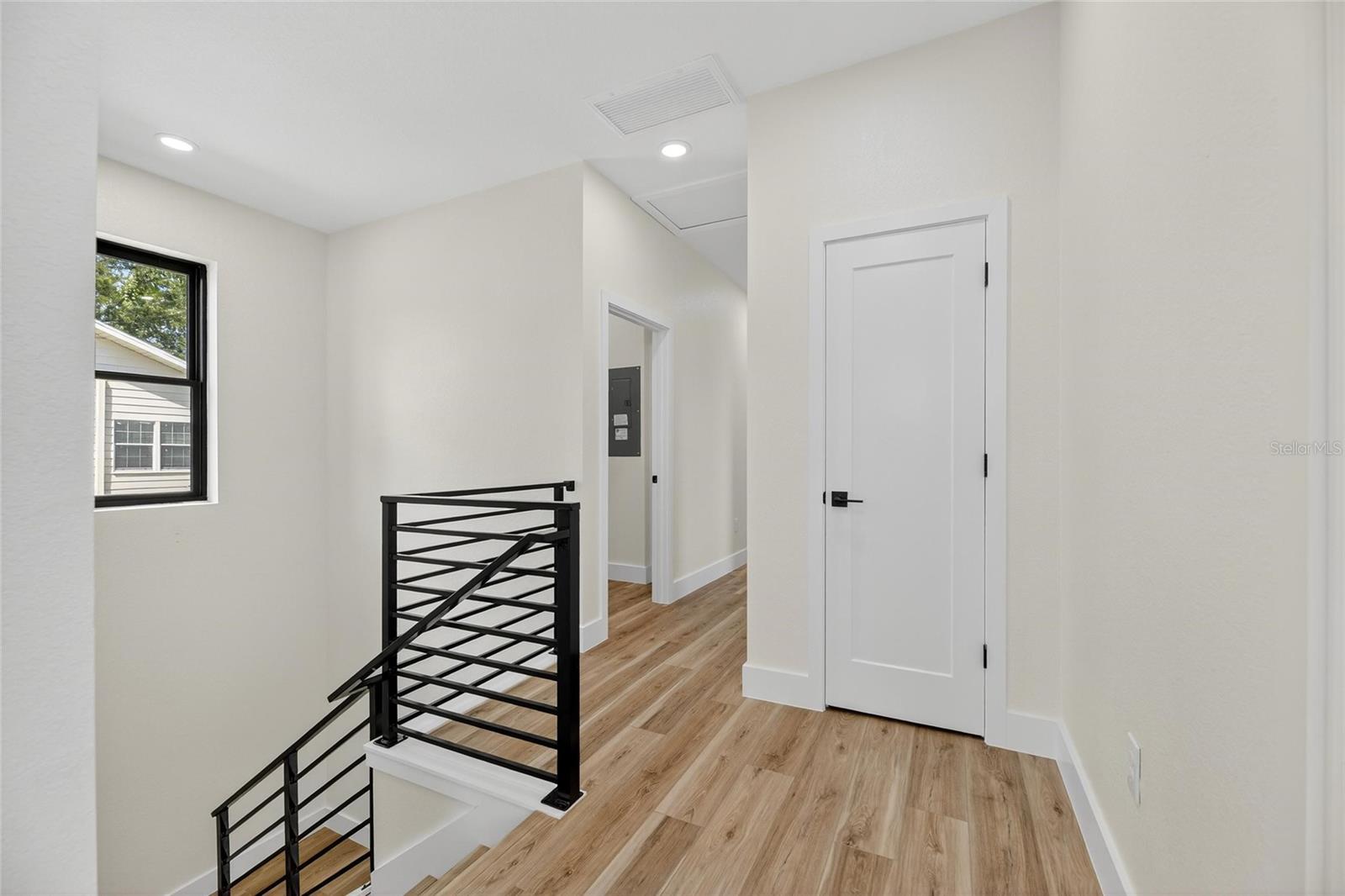 Image 12 of 23 For 1002 19th Avenue