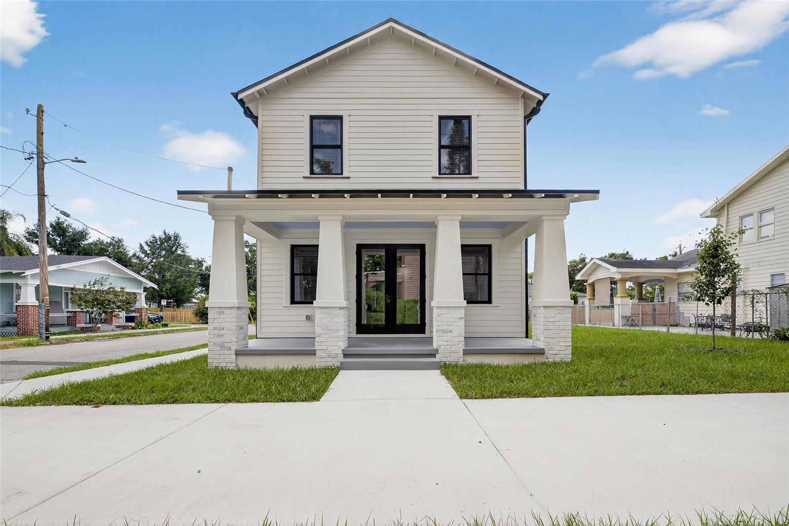 Image 22 of 23 For 1002 19th Avenue