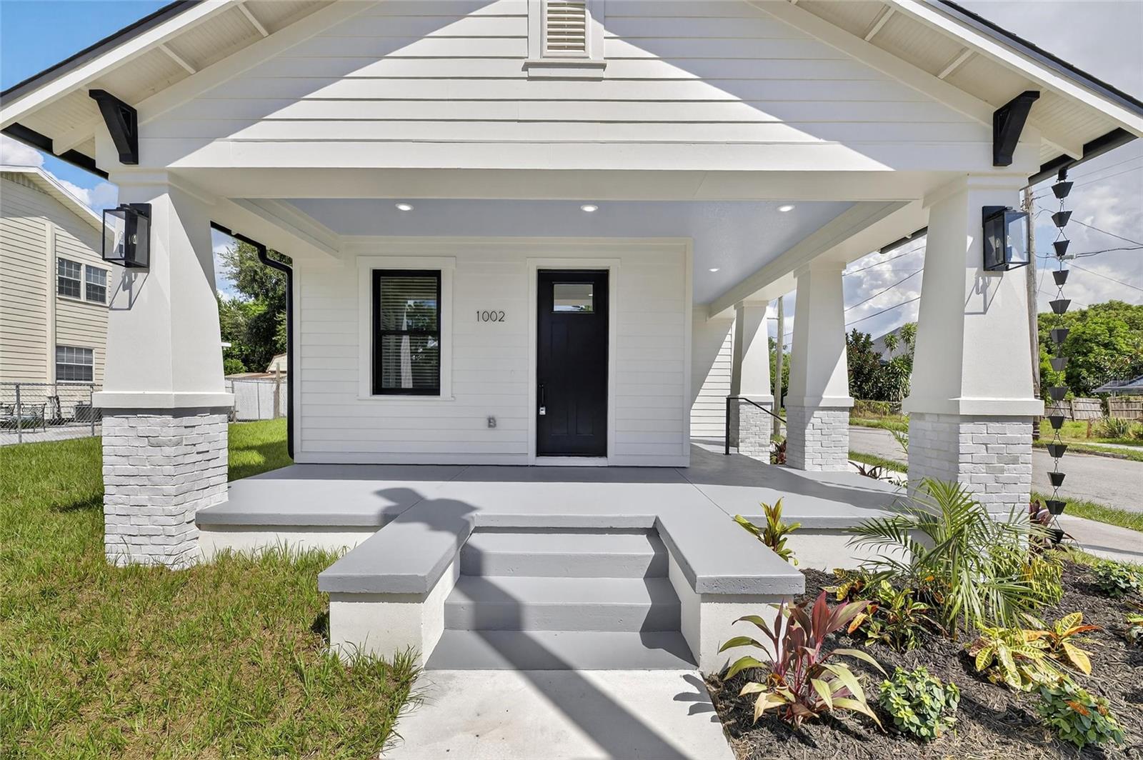 Image 3 of 23 For 1002 19th Avenue