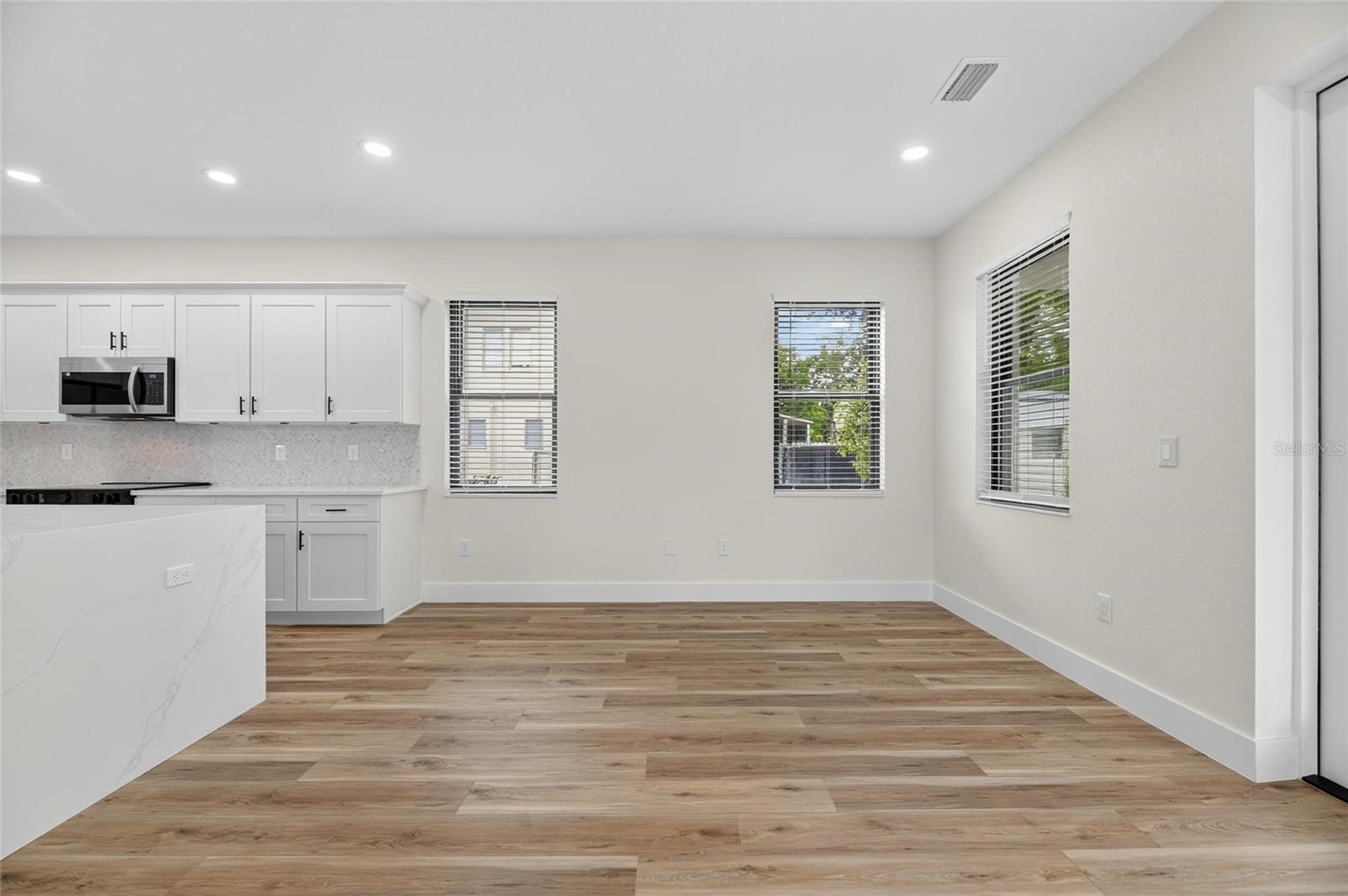 Image 8 of 23 For 1002 19th Avenue