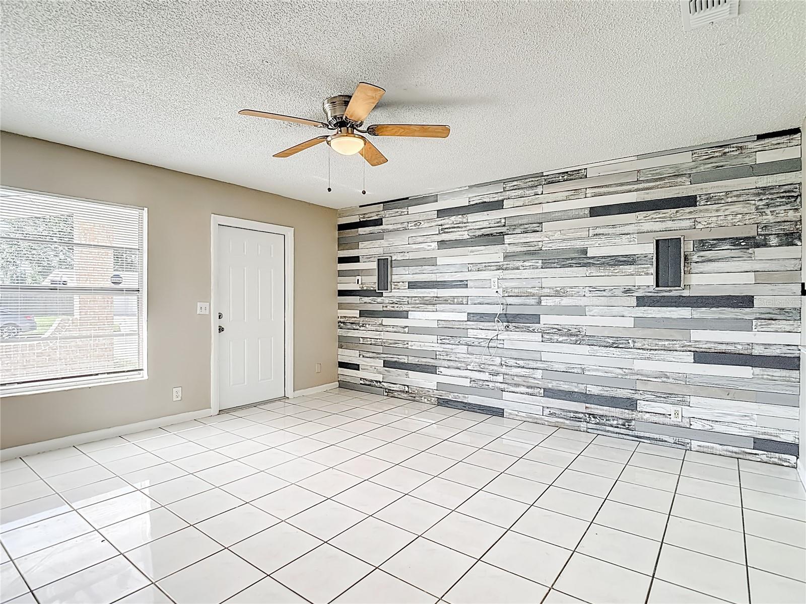 Image 6 of 46 For 6419 Paris Street