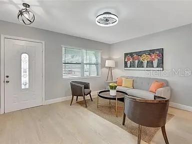 Image 3 of 7 For 2450 40th Avenue N