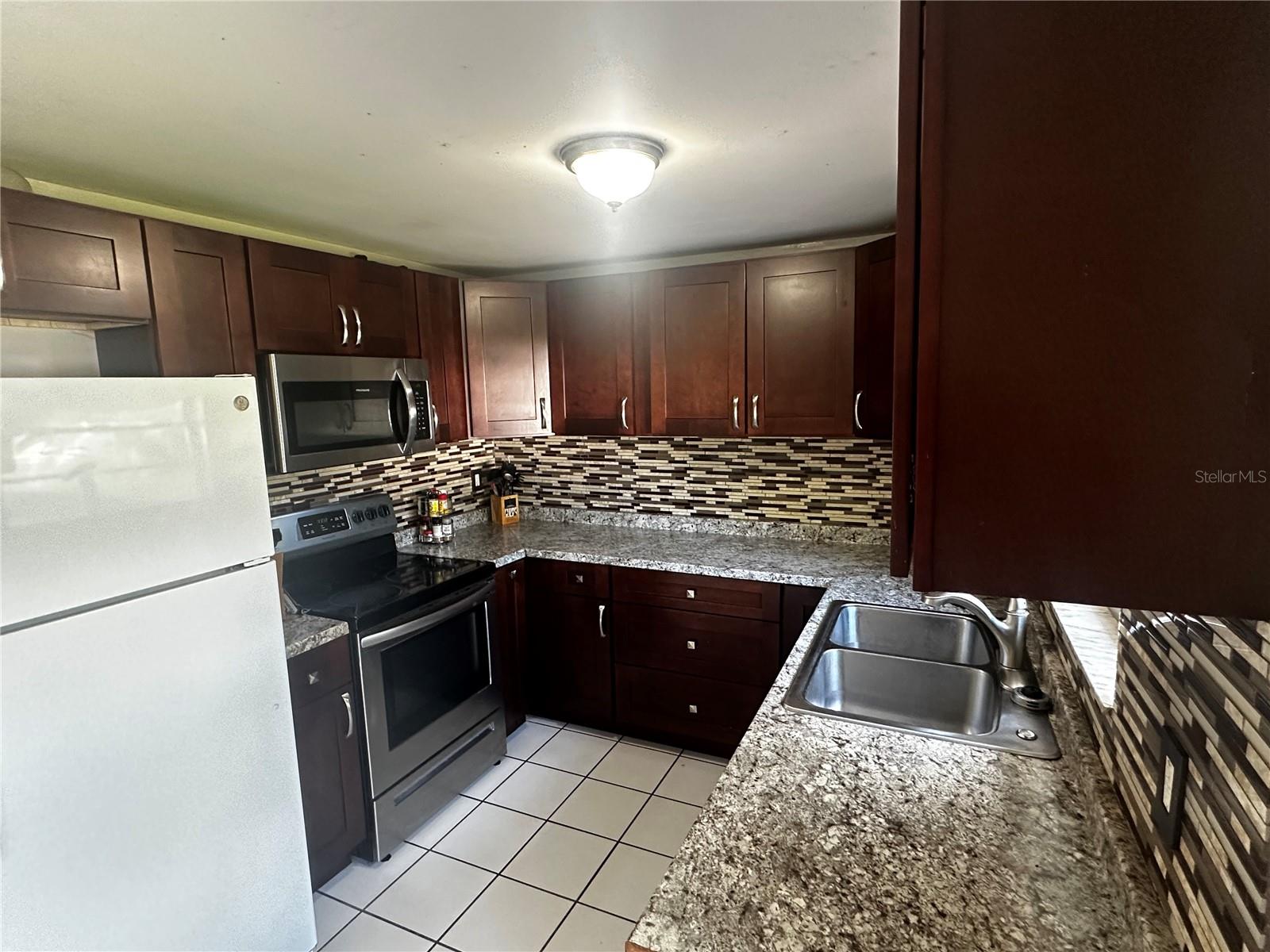 Image 6 of 11 For 3704 Meadowbreeze Drive