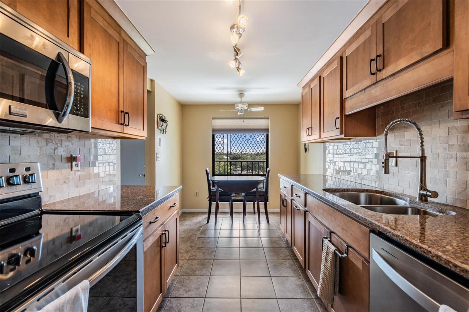 Image 10 of 59 For 3300 Cove Cay Drive 7b