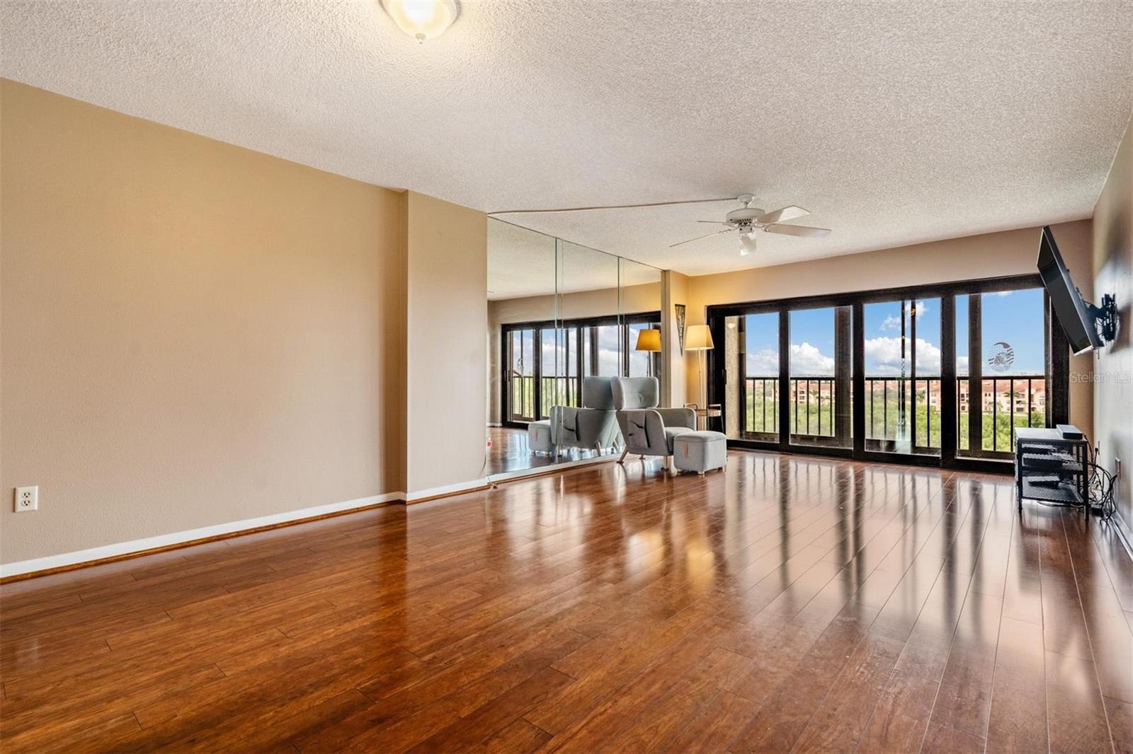 Image 12 of 59 For 3300 Cove Cay Drive 7b