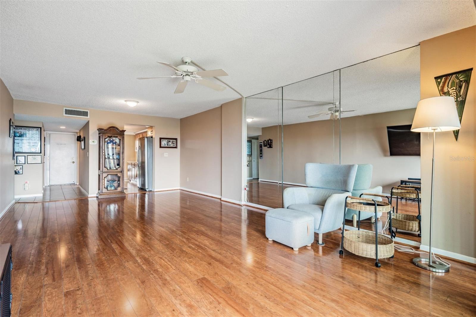 Image 19 of 59 For 3300 Cove Cay Drive 7b