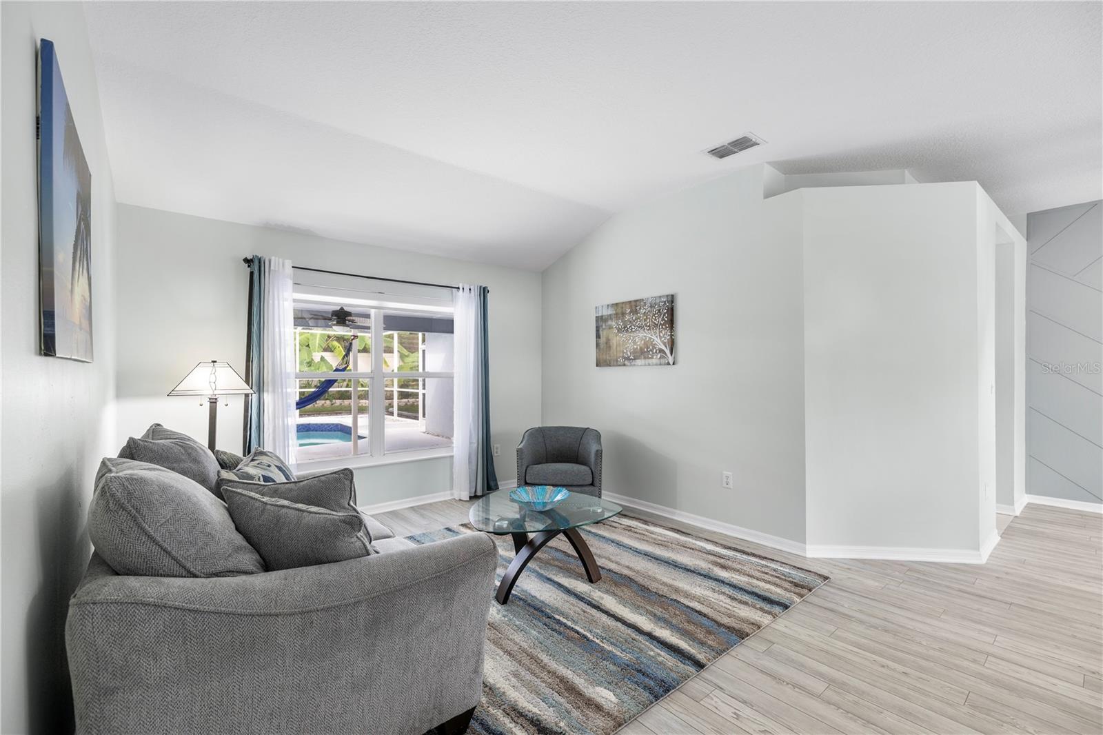 Listing photo id 10 for 15101 Bald Eagle Street