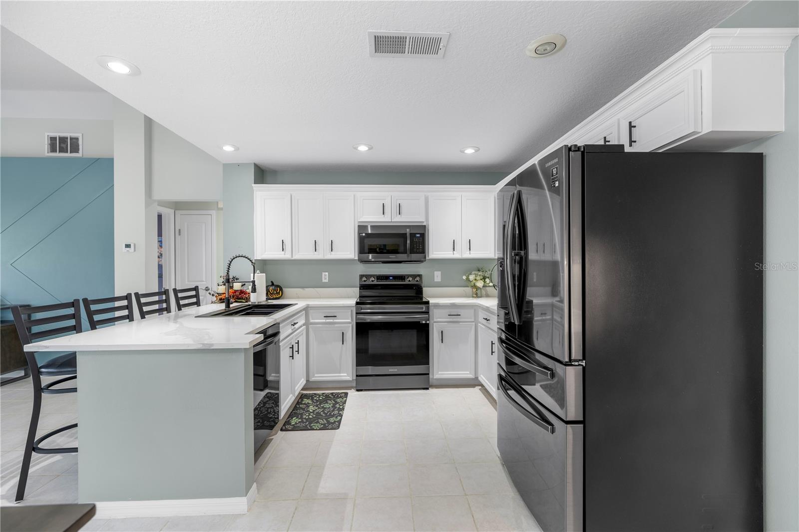 Listing photo id 13 for 15101 Bald Eagle Street