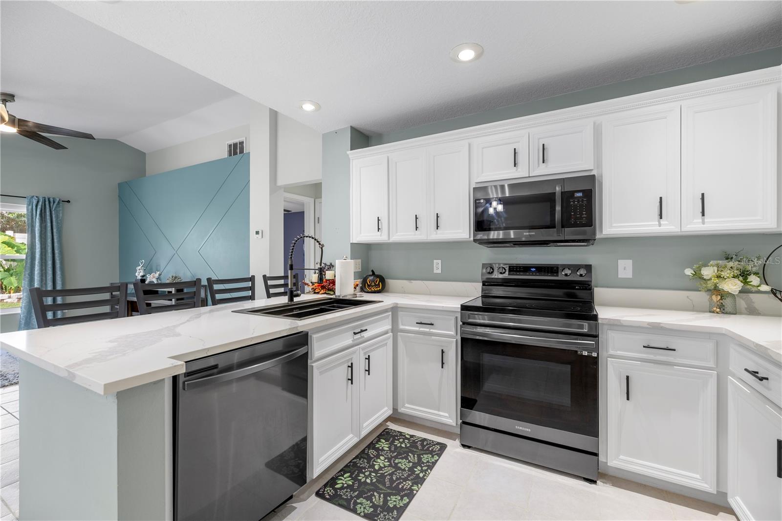 Listing photo id 18 for 15101 Bald Eagle Street