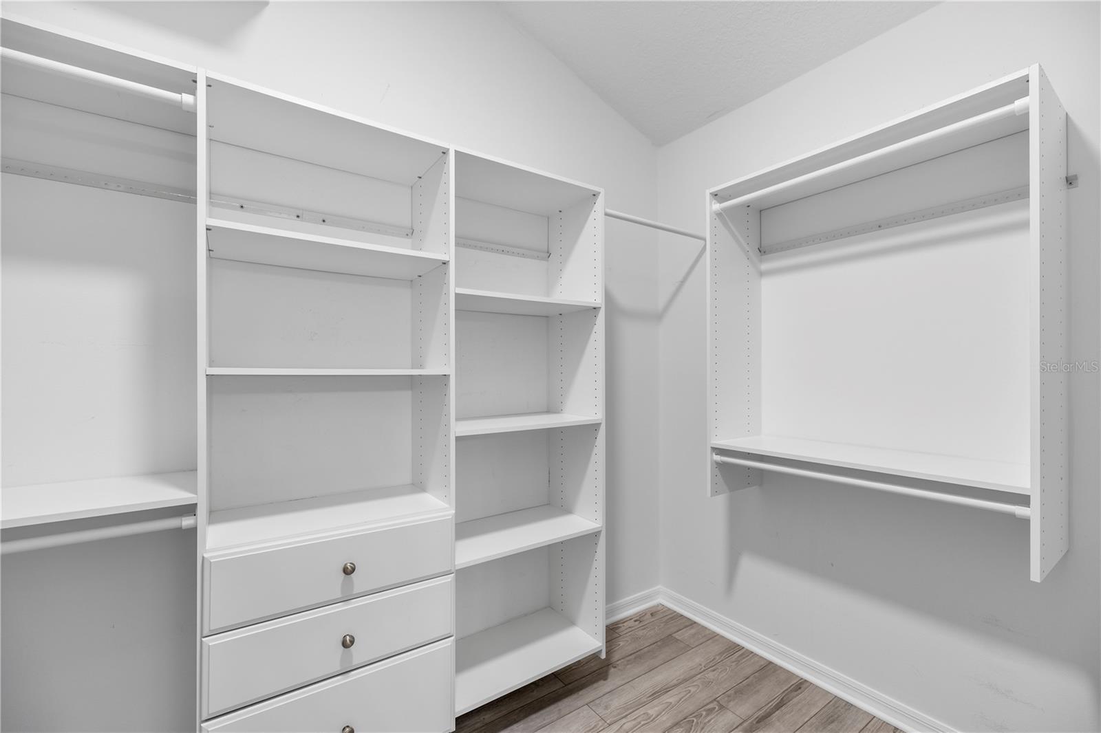 Listing photo id 35 for 15101 Bald Eagle Street