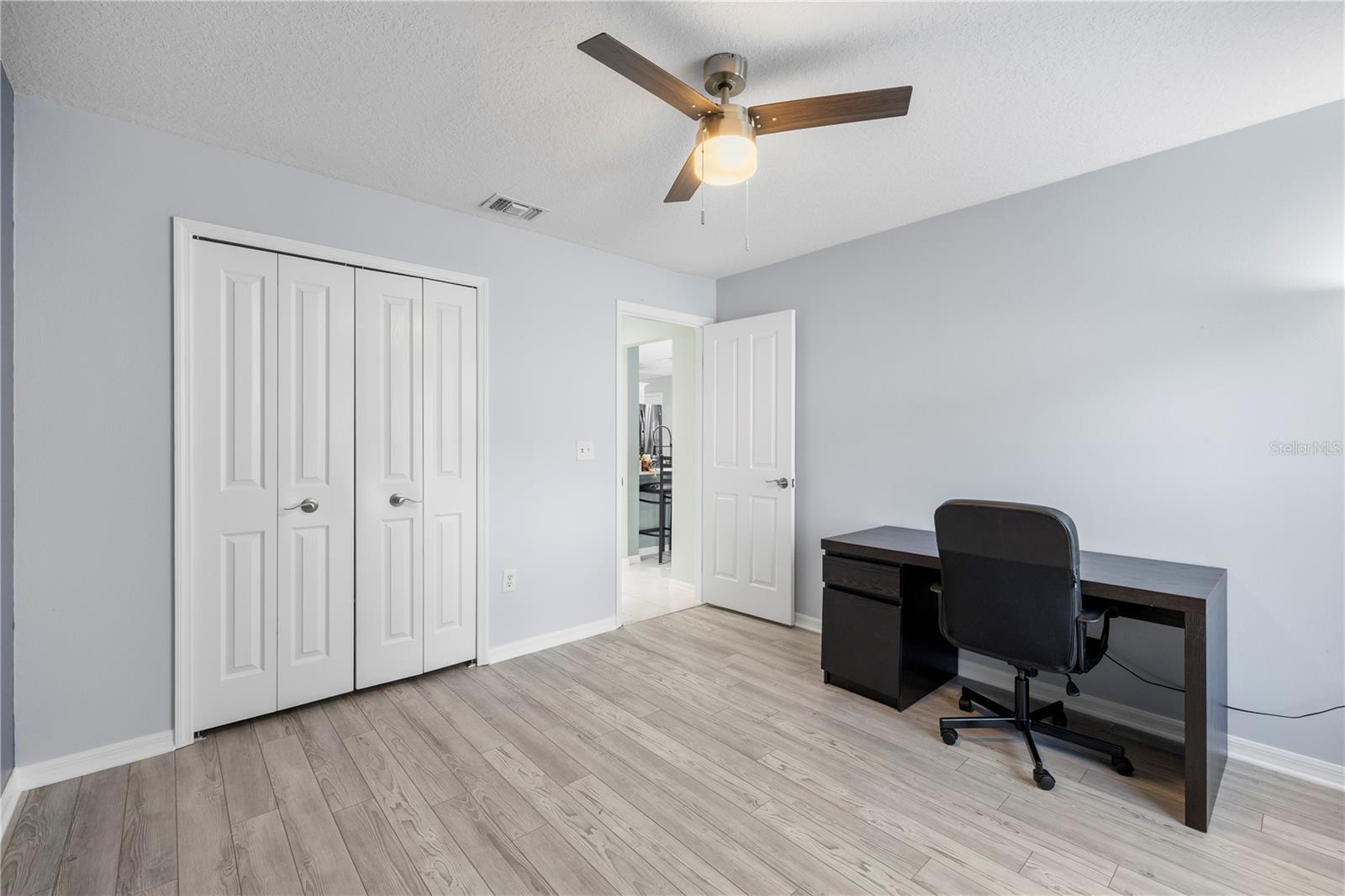 Listing photo id 38 for 15101 Bald Eagle Street