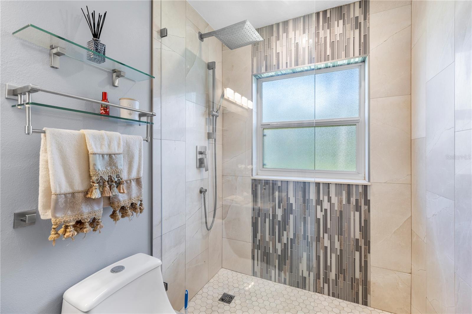 Listing photo id 40 for 15101 Bald Eagle Street