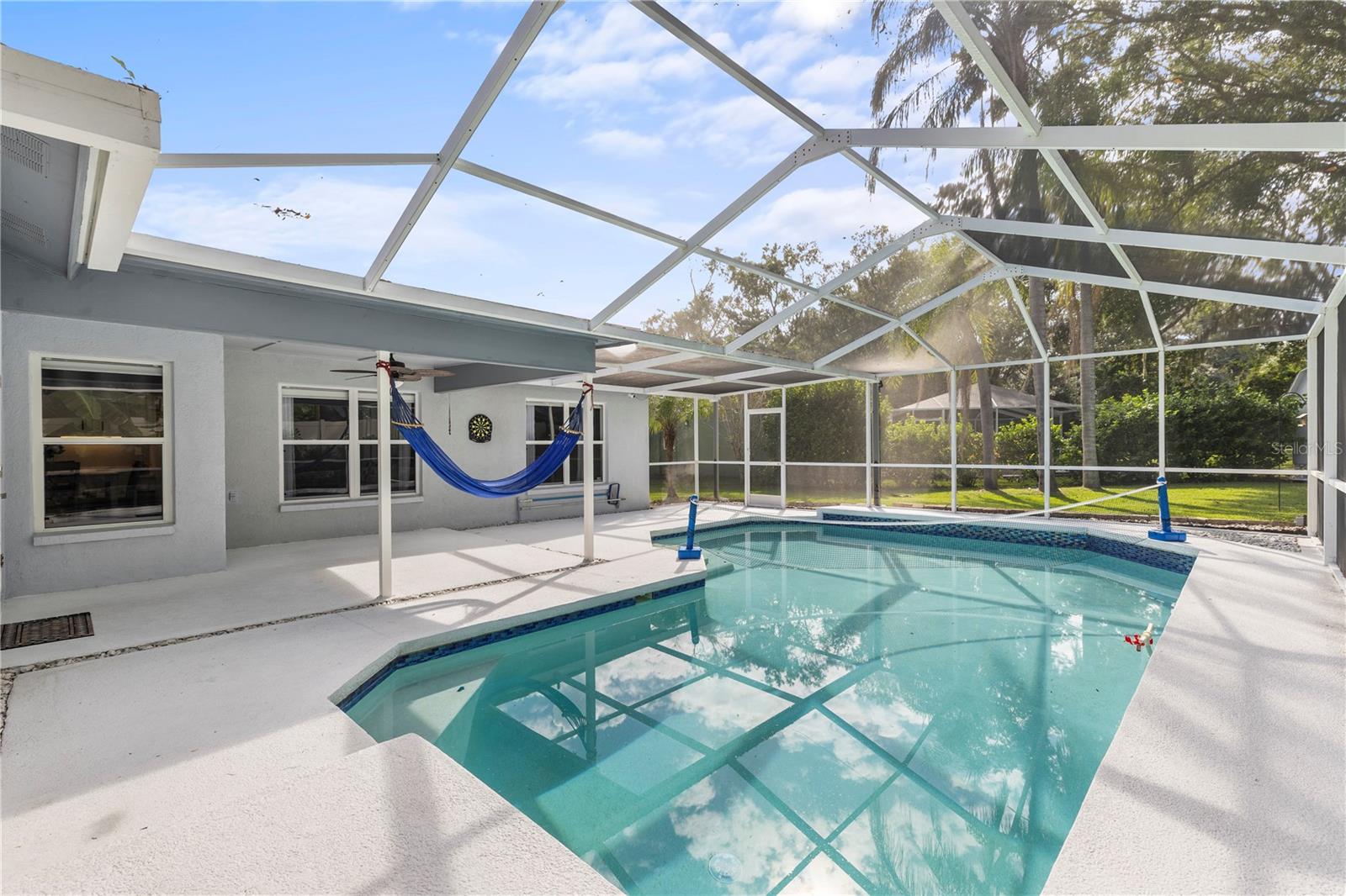Listing photo id 50 for 15101 Bald Eagle Street
