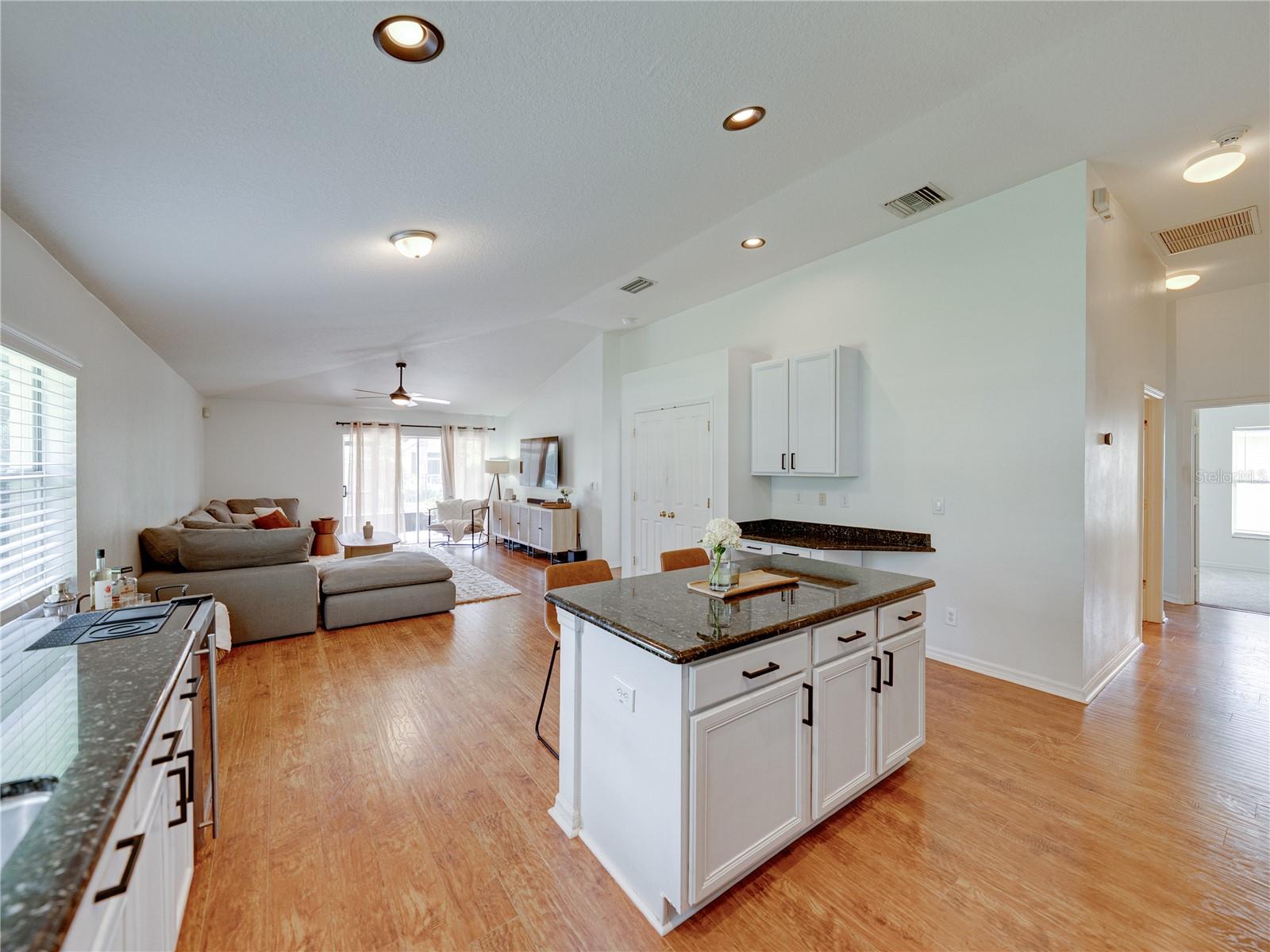 Image 13 of 25 For 16325 Bridgeglade Lane